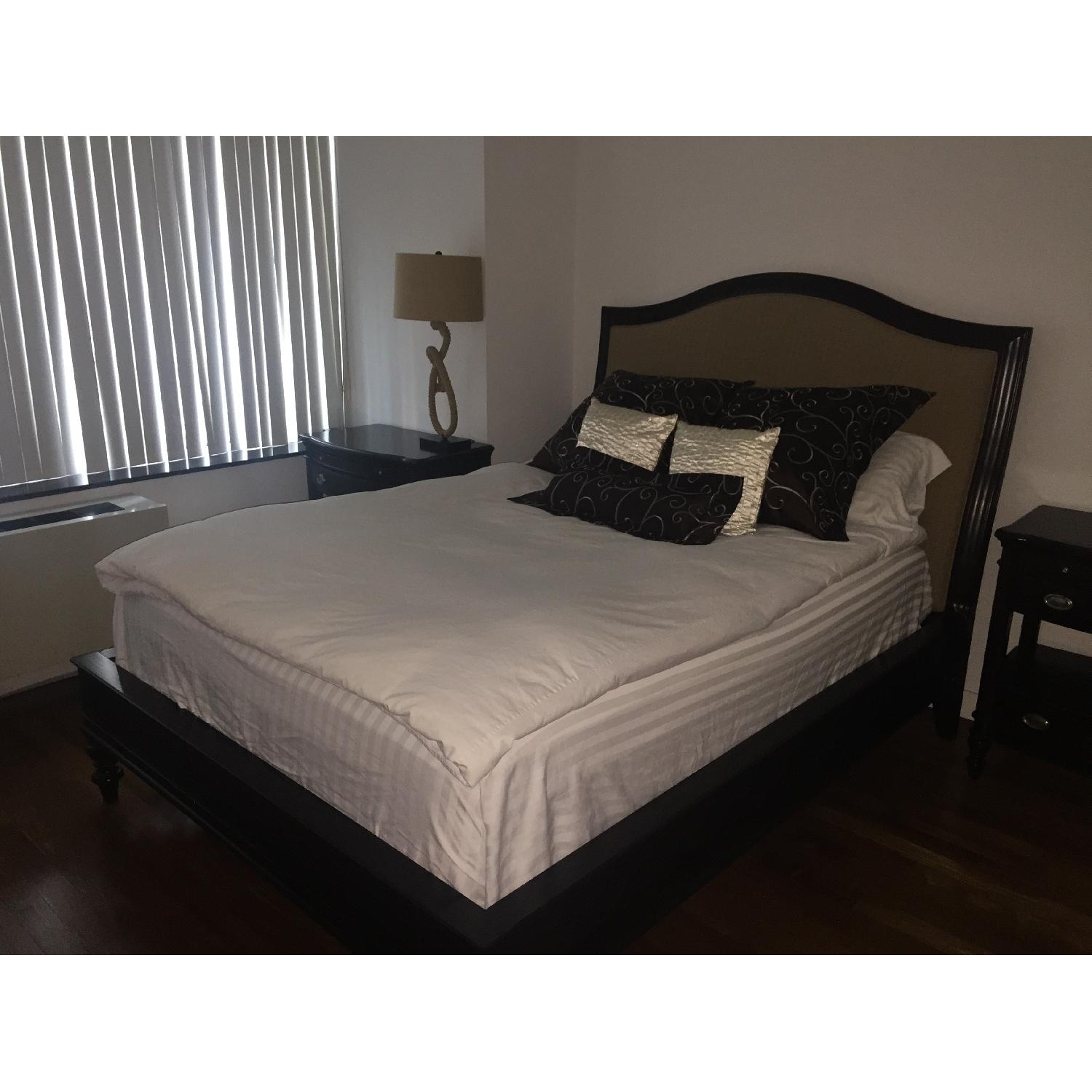 Haverty's Queen Platform Bed - image-2