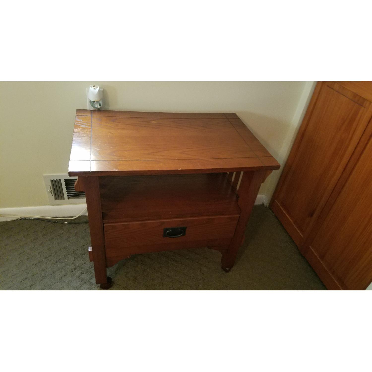 Kimball & Young Solid Wood 5 Piece Queen Bedroom Set - image-5