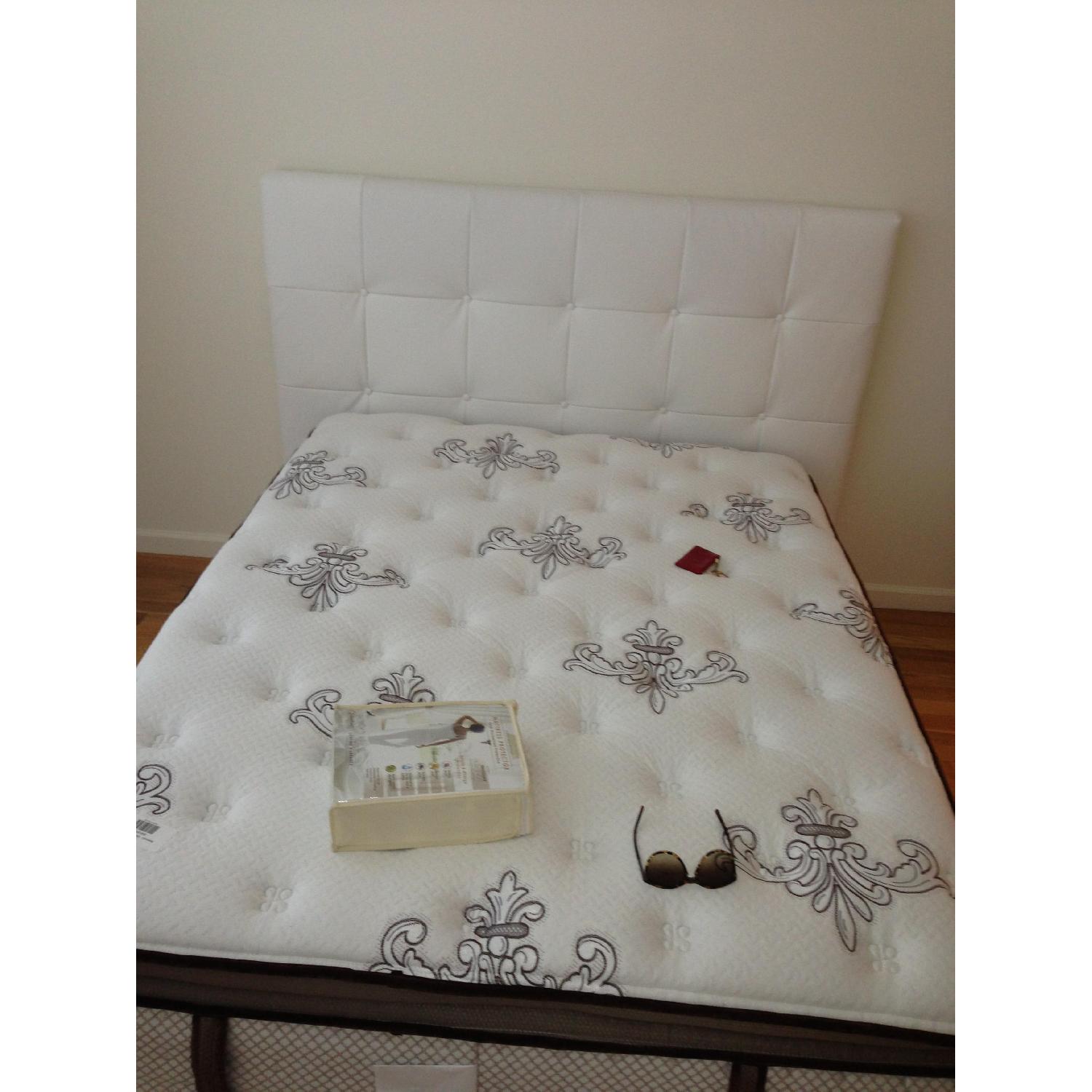 Jensen-Lewis Calligaris Swami Queen Bed - image-3