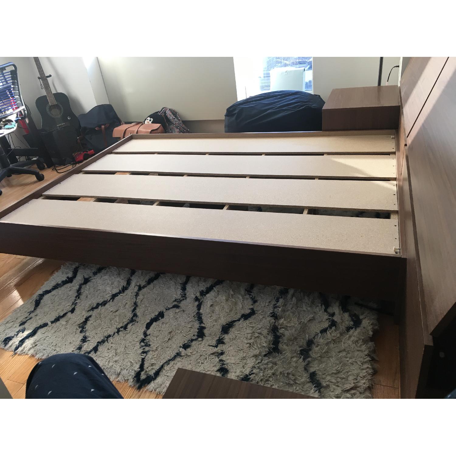 Nexera Alibi Platform bed w/ Panorama Headboard - image-2
