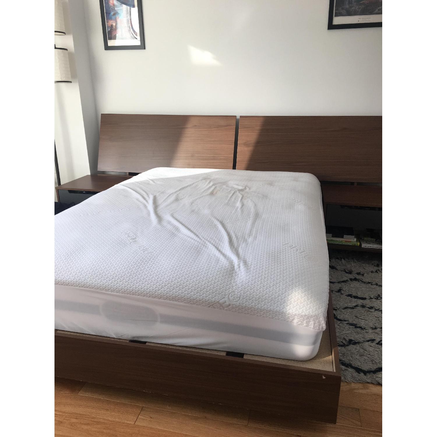Nexera Alibi Platform bed w/ Panorama Headboard - image-6