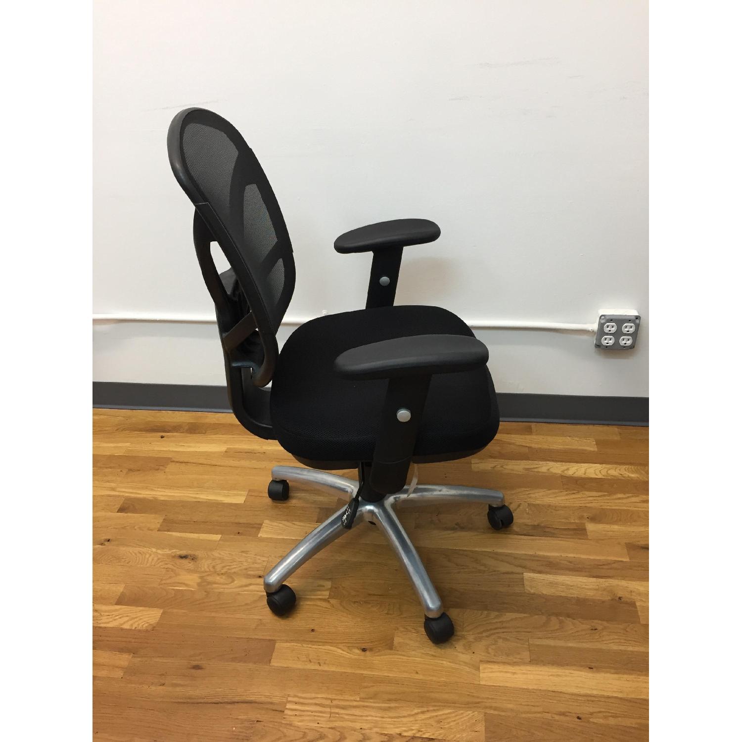 Mesh Office Chair - image-3