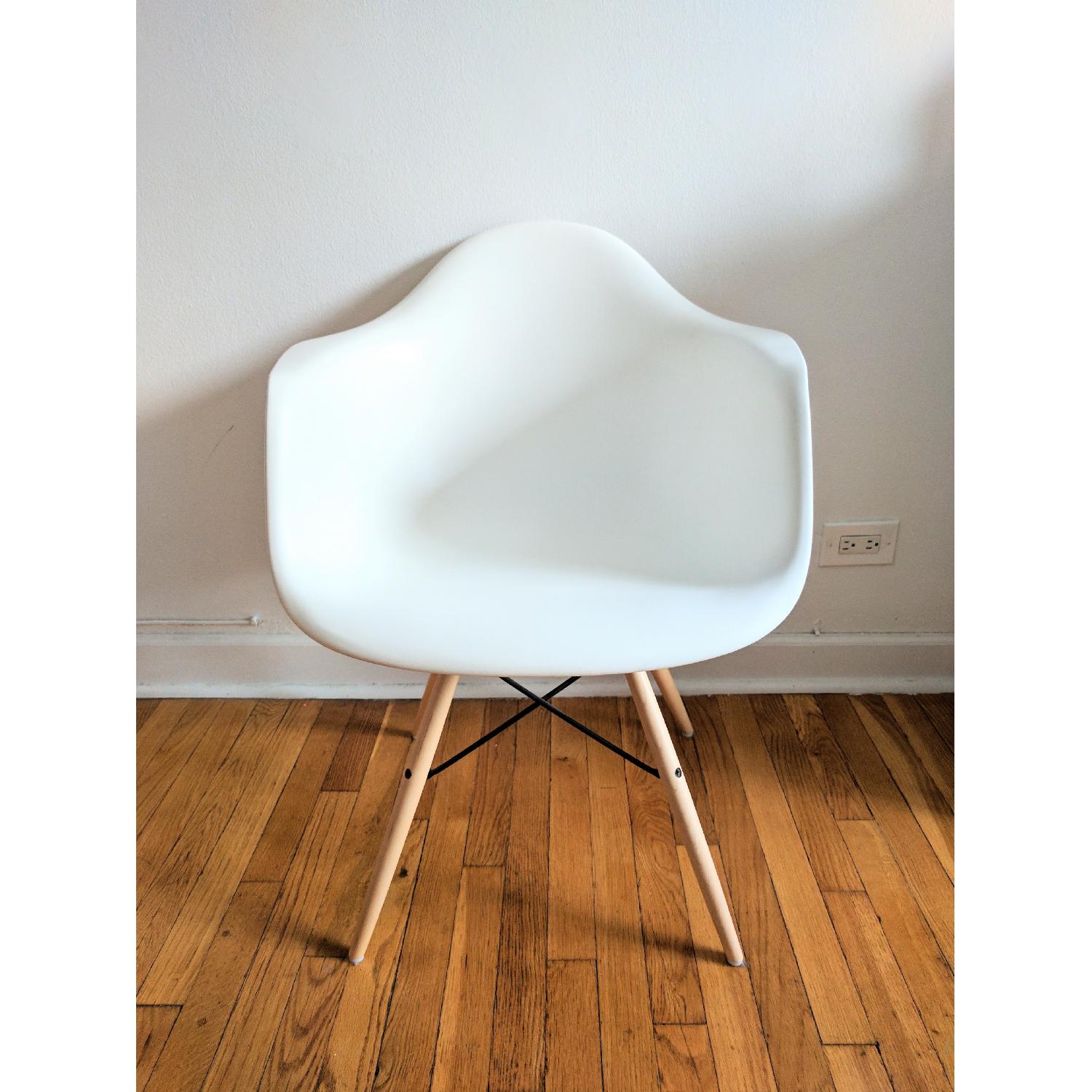 Herman Miller White Eames Plastic Molded Chair w/ Dowel Legs - image-1