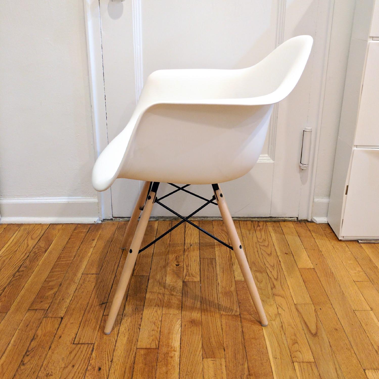Herman Miller White Eames Plastic Molded Chair w/ Dowel Legs - image-2
