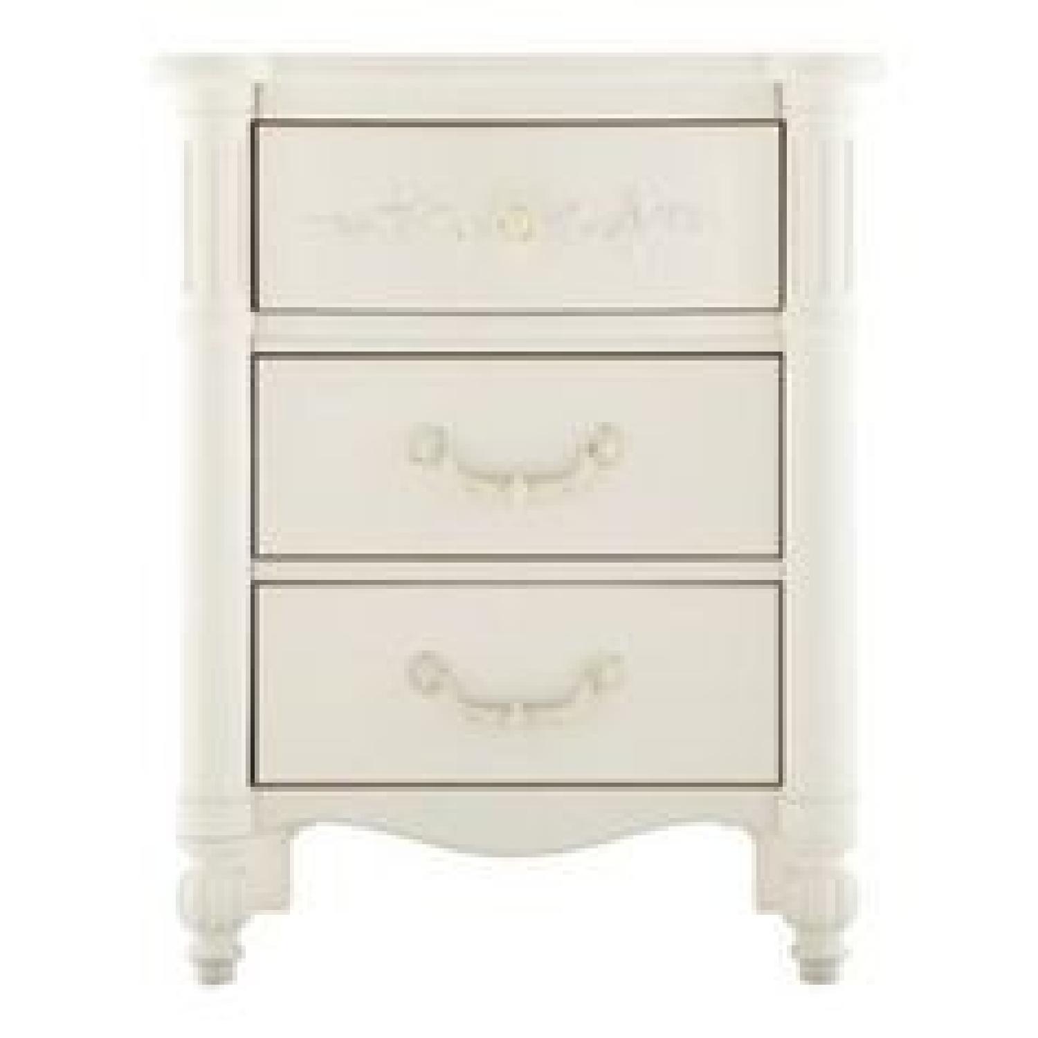 Stanley Young America Isabella 5 Piece Bedroom Set - image-3