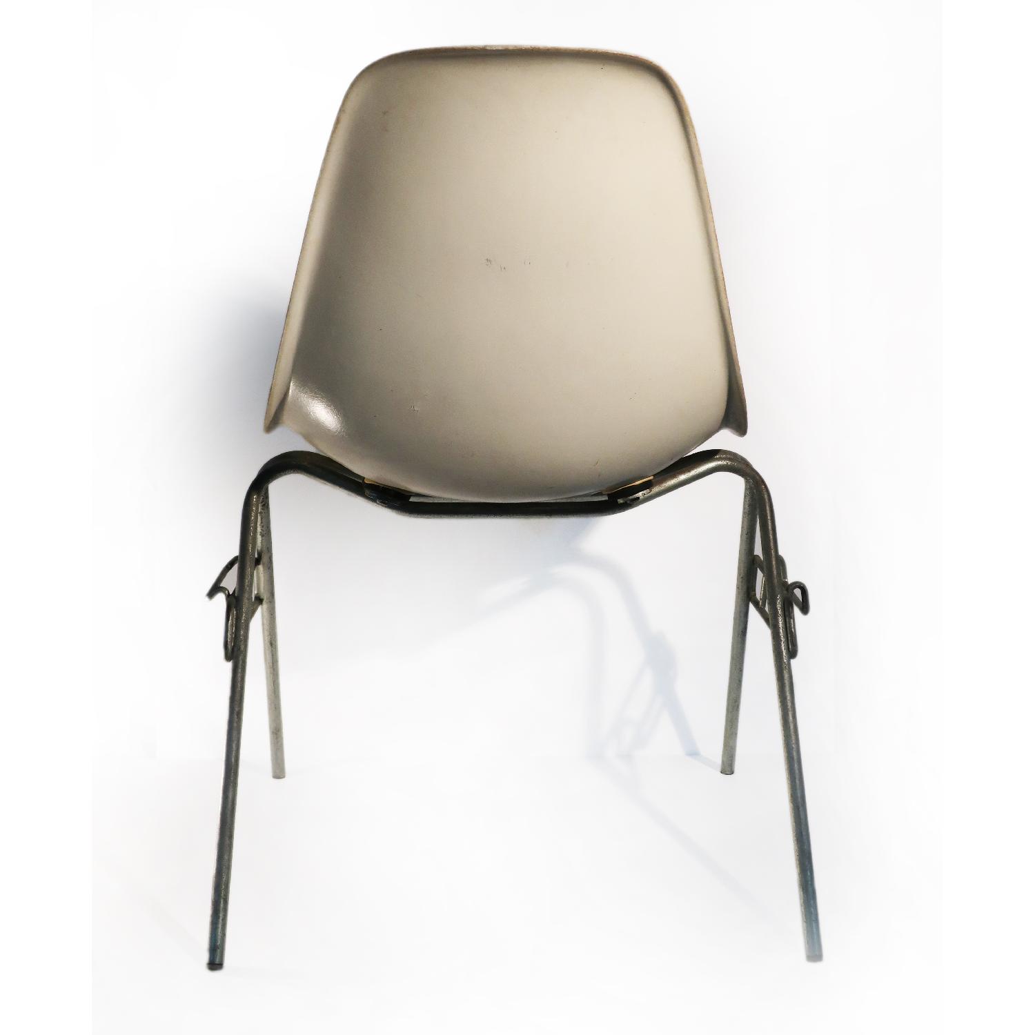 Herman Miller Eames Fiberglass Stackable Chair - image-2