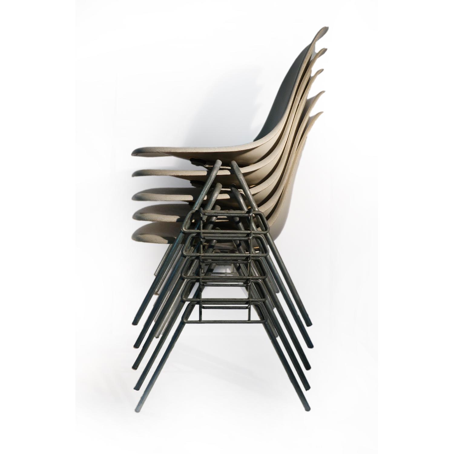 Herman Miller Eames Fiberglass Stackable Chair - image-5