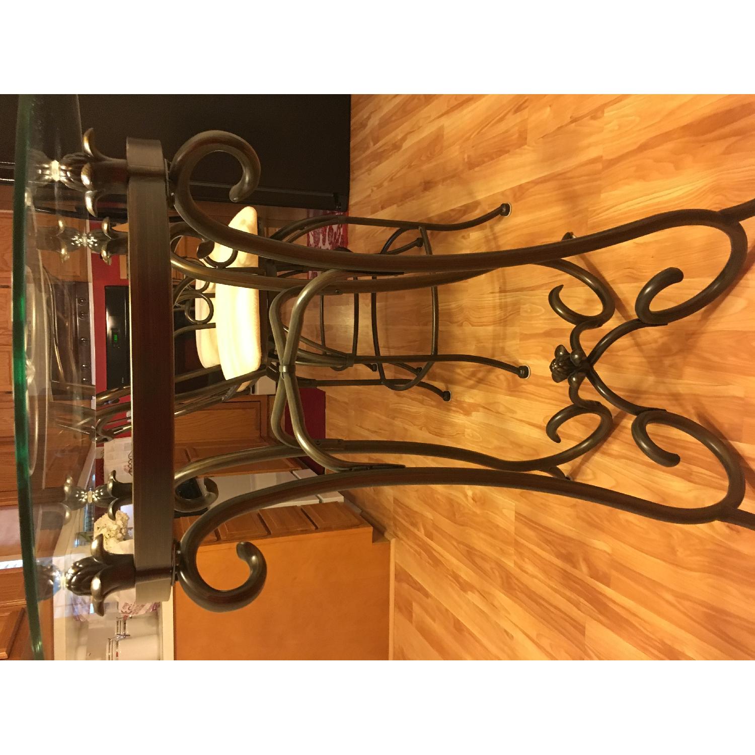 Havertys Kitchen Table w/ 2 Bar Stools - image-7