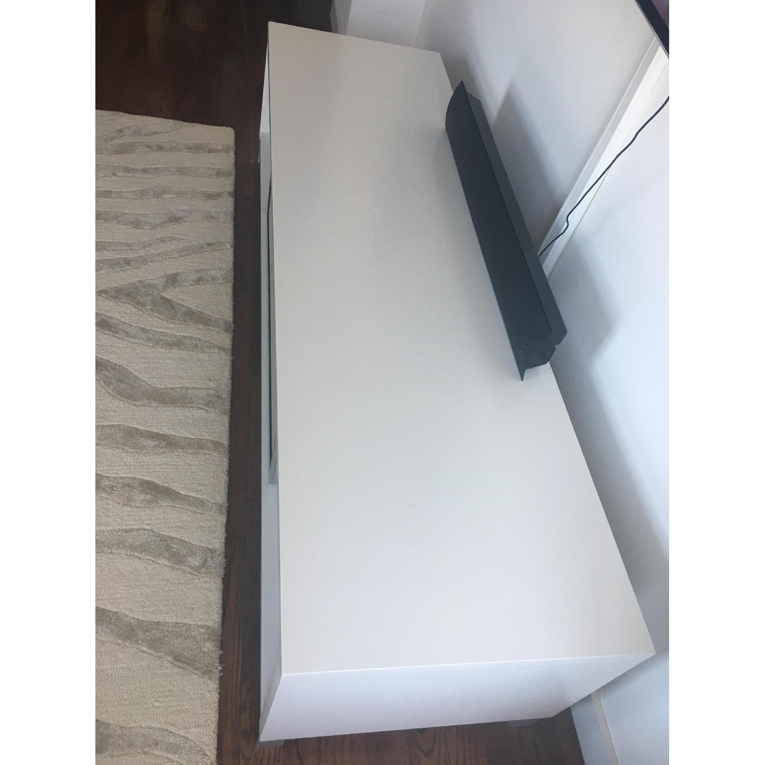 Modani Epopee Contemporary TV Stand in White - image-4