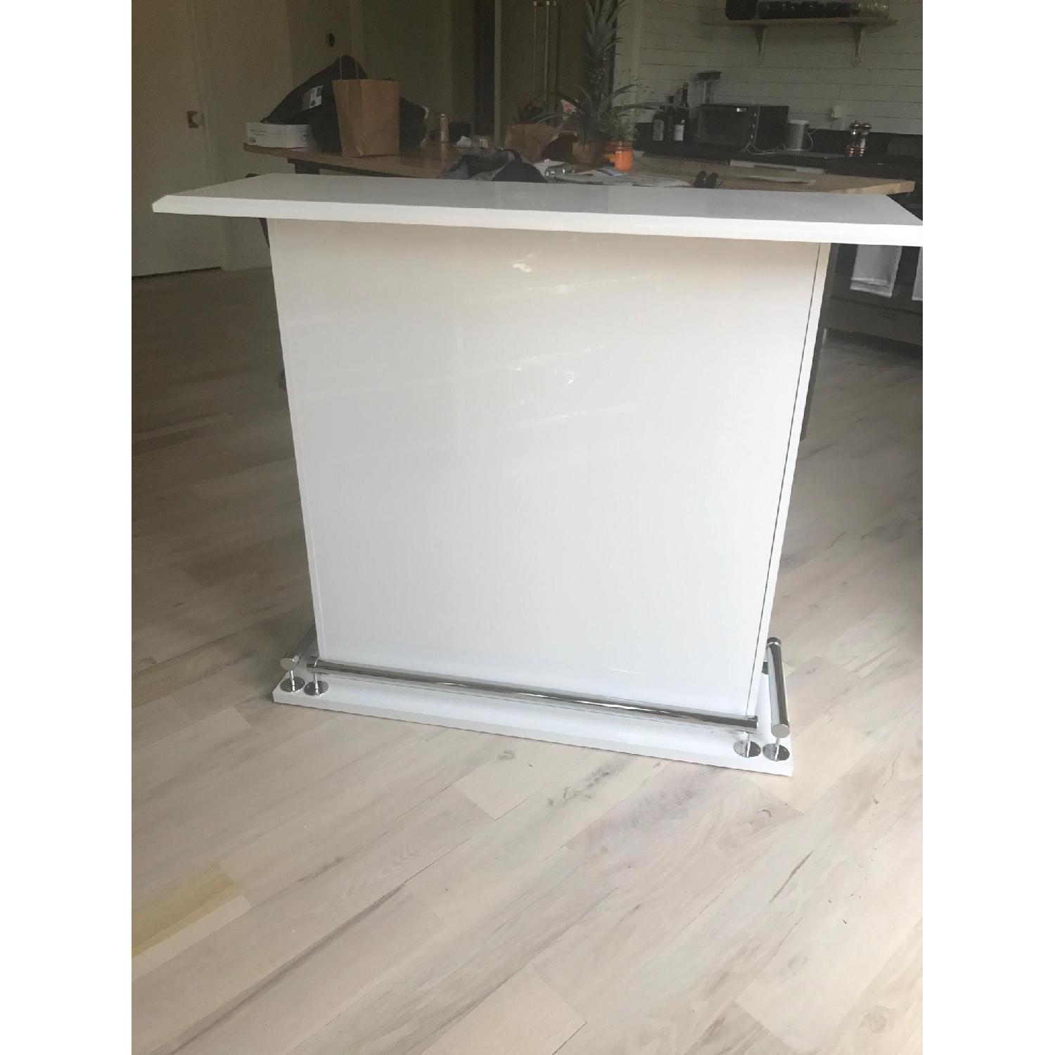 White Lacquer Bar - image-1
