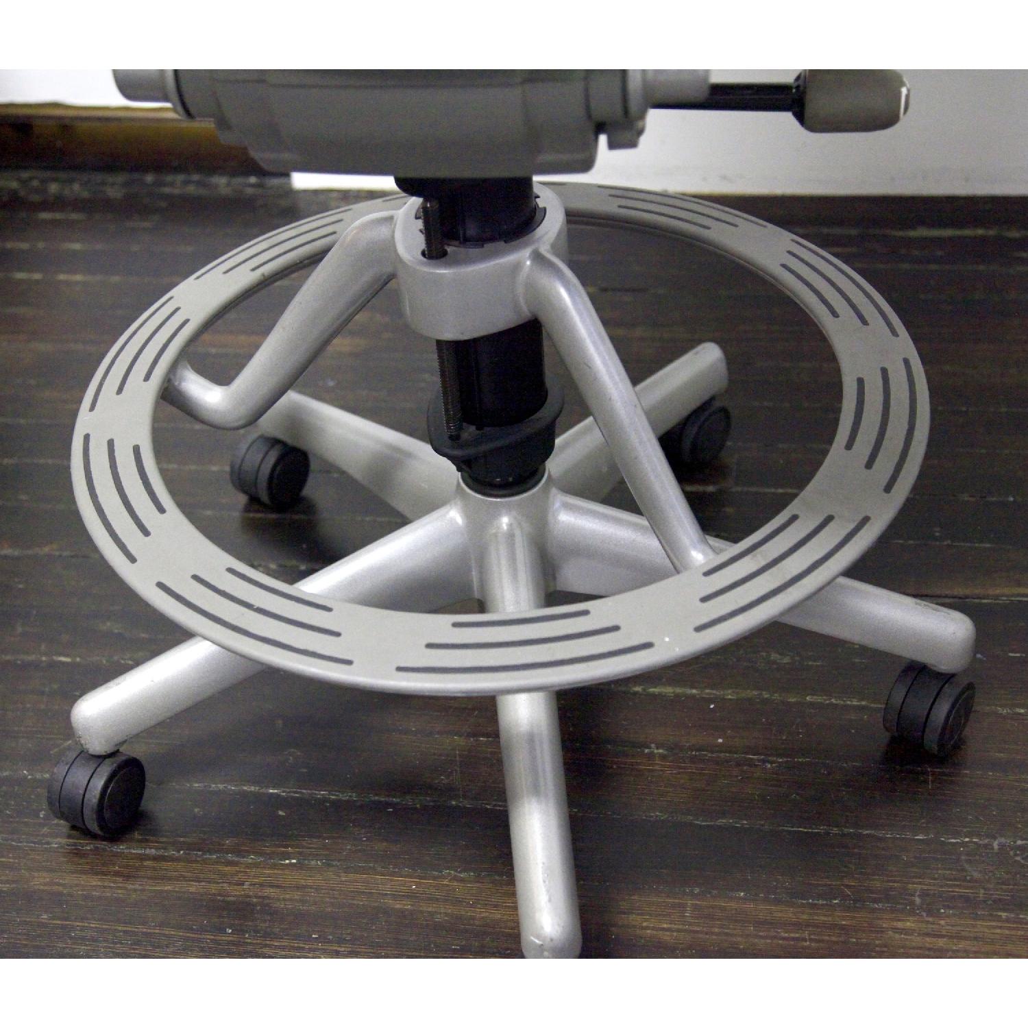 Aeron Stool by Herman Miller - image-4