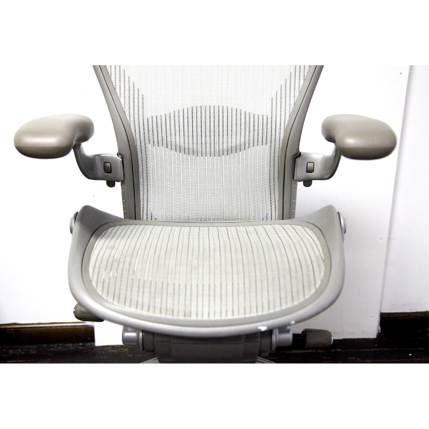 Aeron Stool by Herman Miller - image-5
