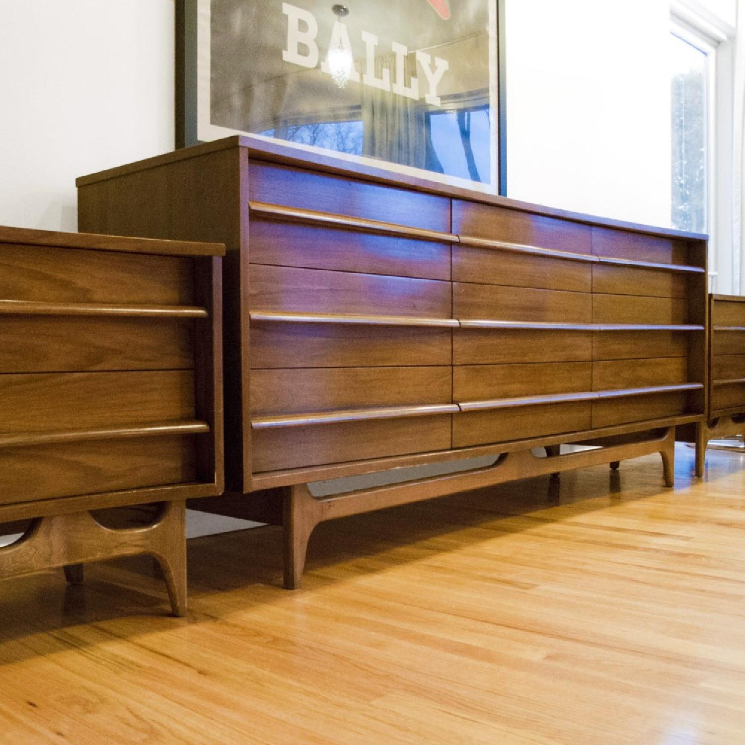 Young Manufacturing Mid Century Modern Walnut Curved Front Dresser - image-2