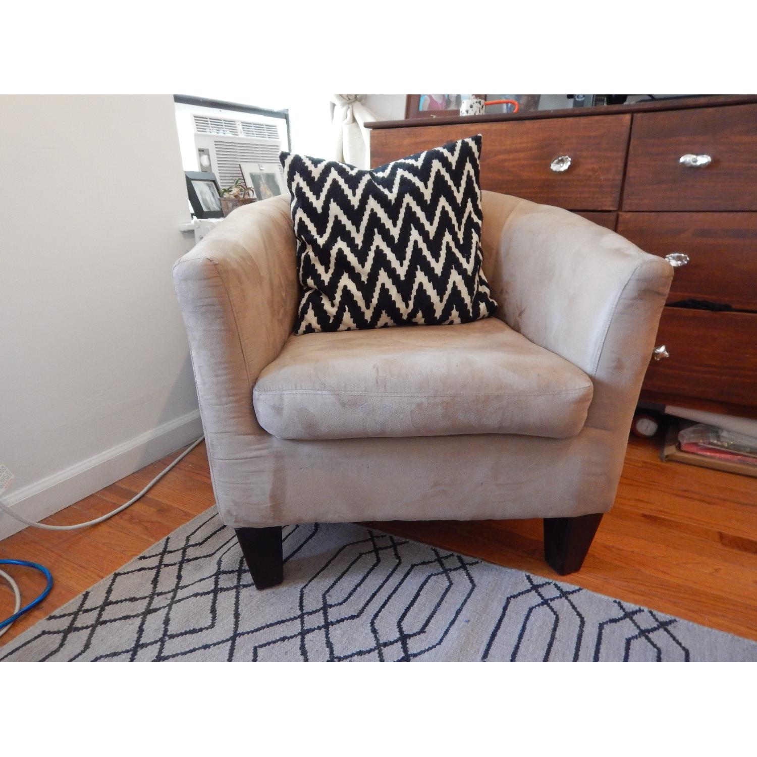 Rounded Back Accent Chair - image-1