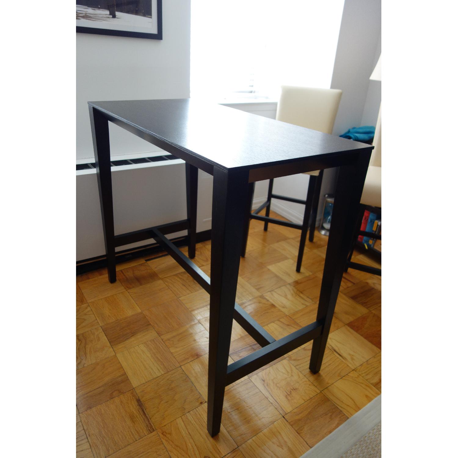 Crate & Barrel Triad High Dining Table w/ 4 Lowe Barstool Chairs AptDeco