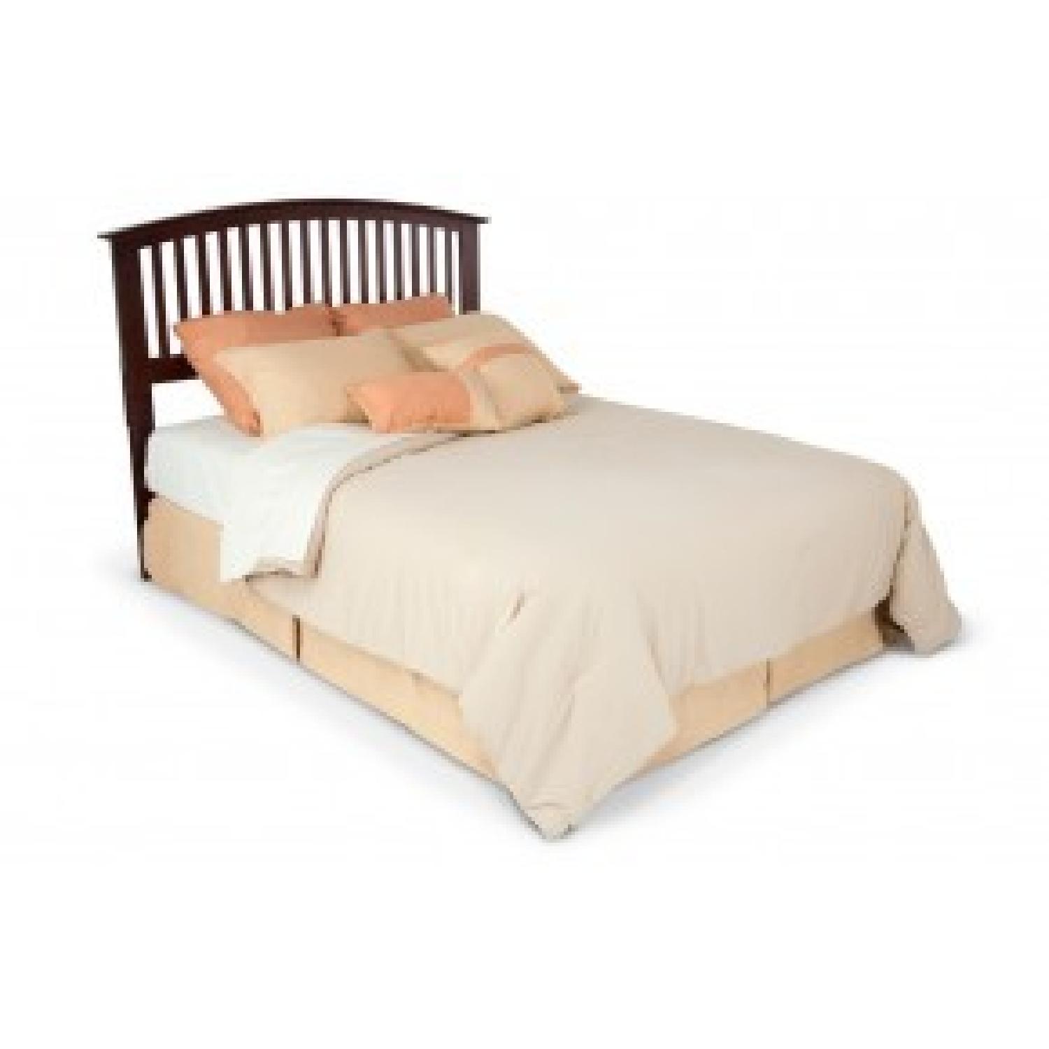 Bob's Tribeca Queen Bedroom Set - image-2