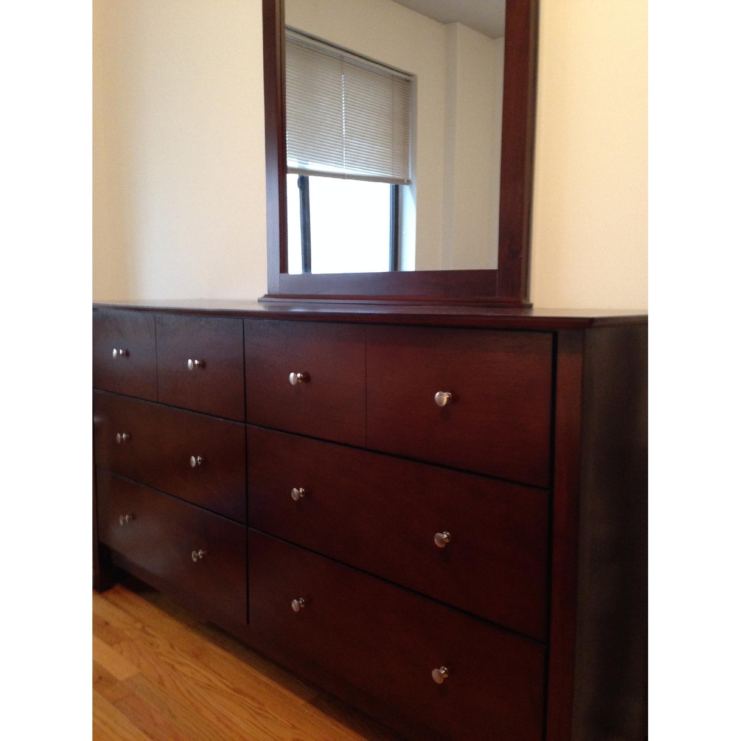 Bob's Tribeca Queen Bedroom Set - image-6