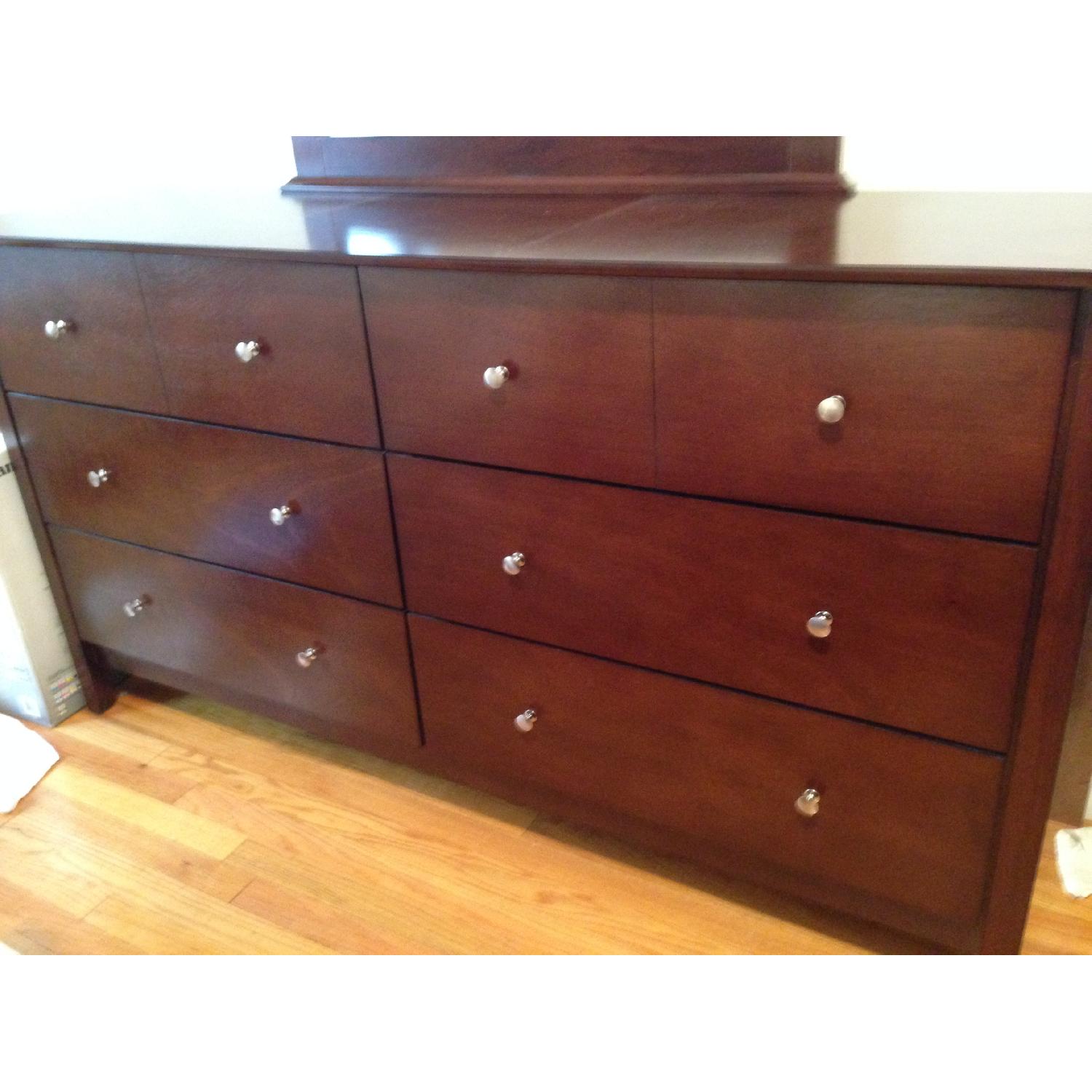 Bob's Tribeca Queen Bedroom Set - image-7