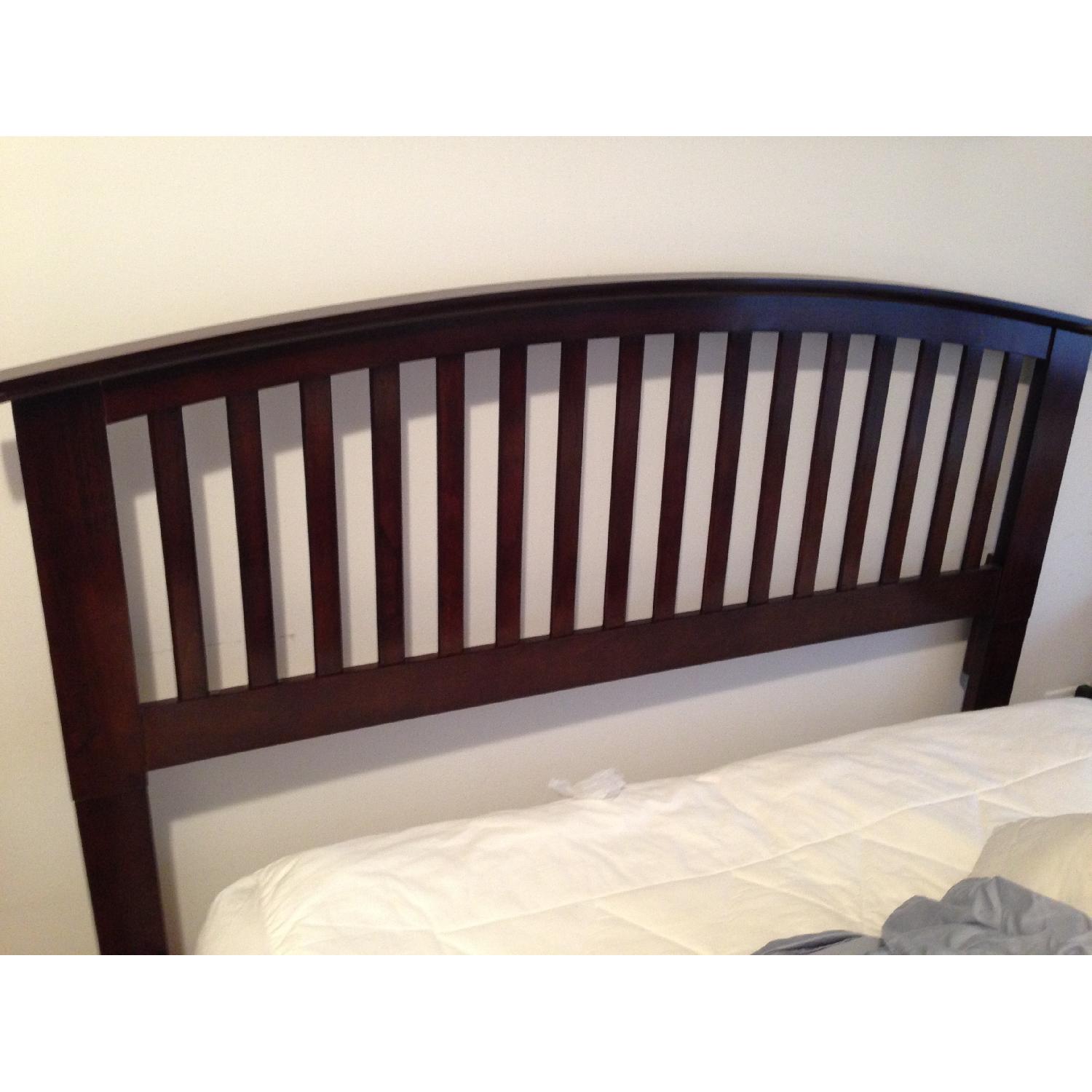 Bob's Tribeca Queen Bedroom Set - image-11