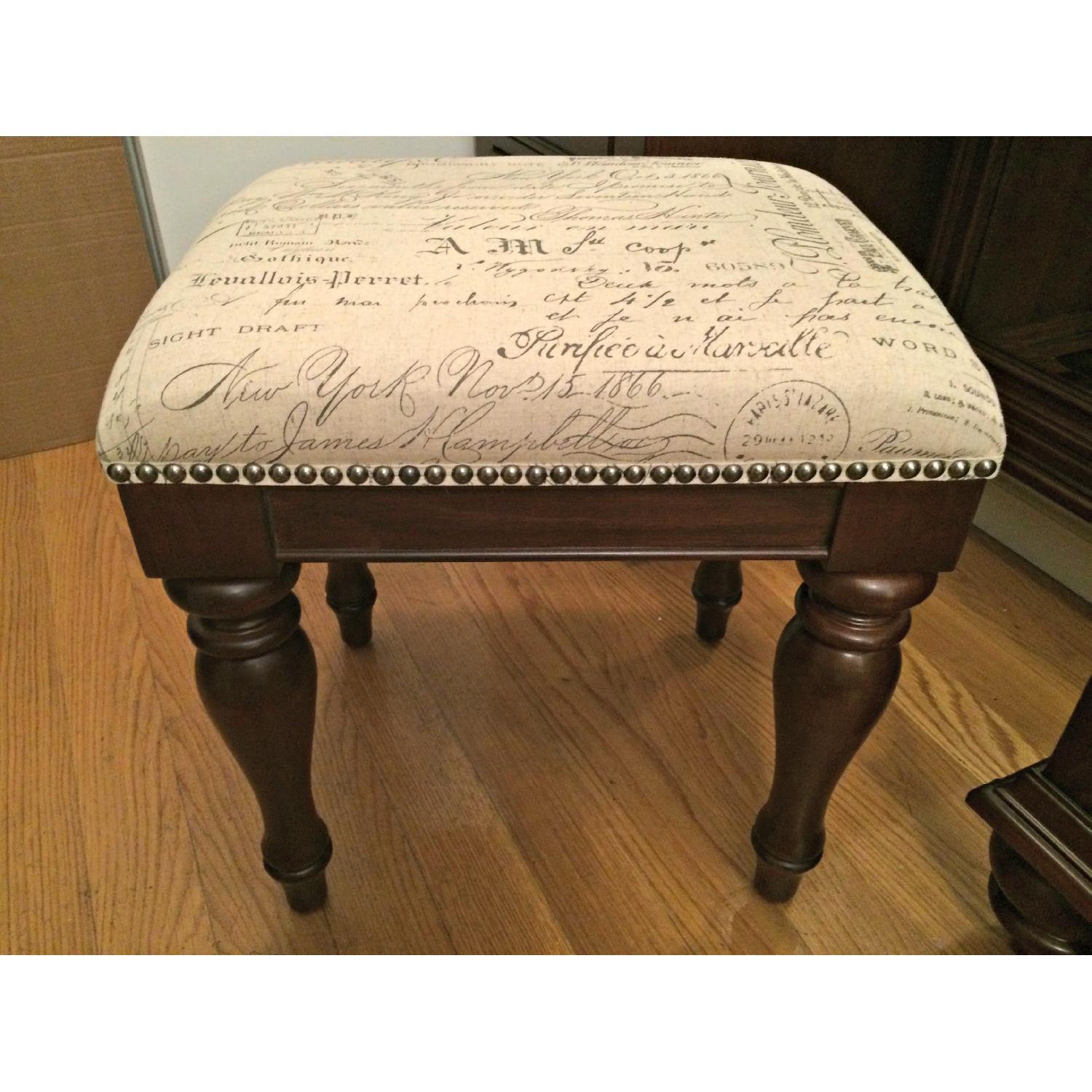 Raymour & Flanigan Coventry Vanity w/ Bench AptDeco