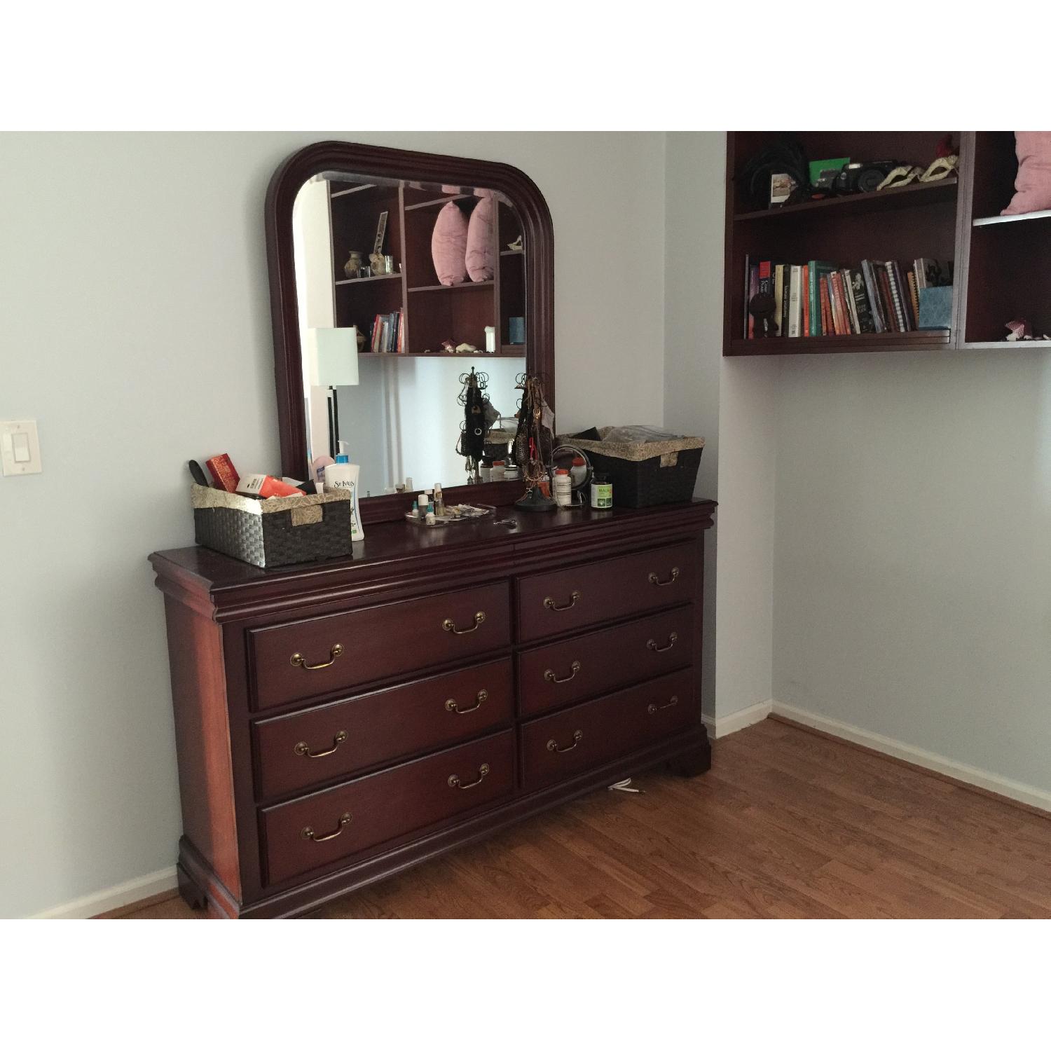 Bob's 6 Piece Queen Bedroom Set - image-2