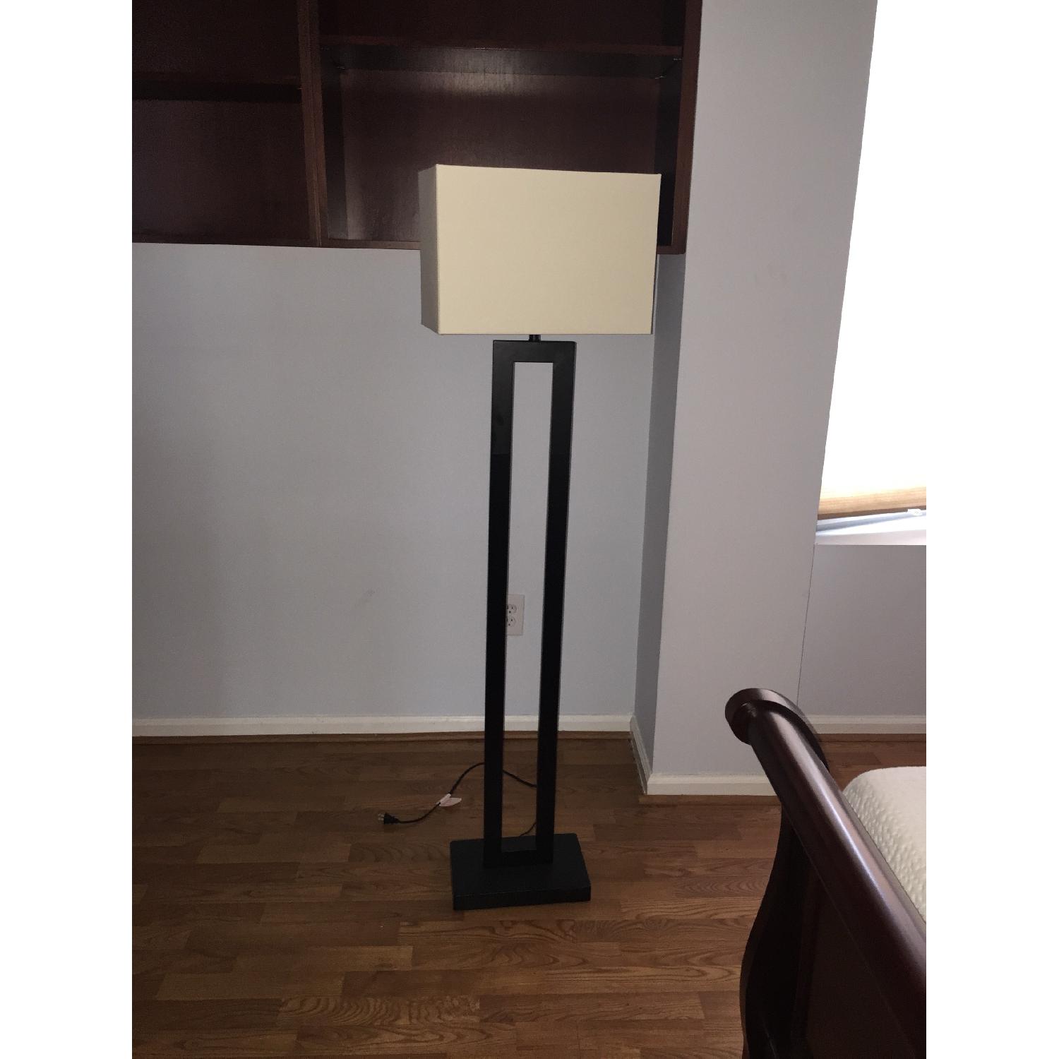 Bob's 6 Piece Queen Bedroom Set - image-4