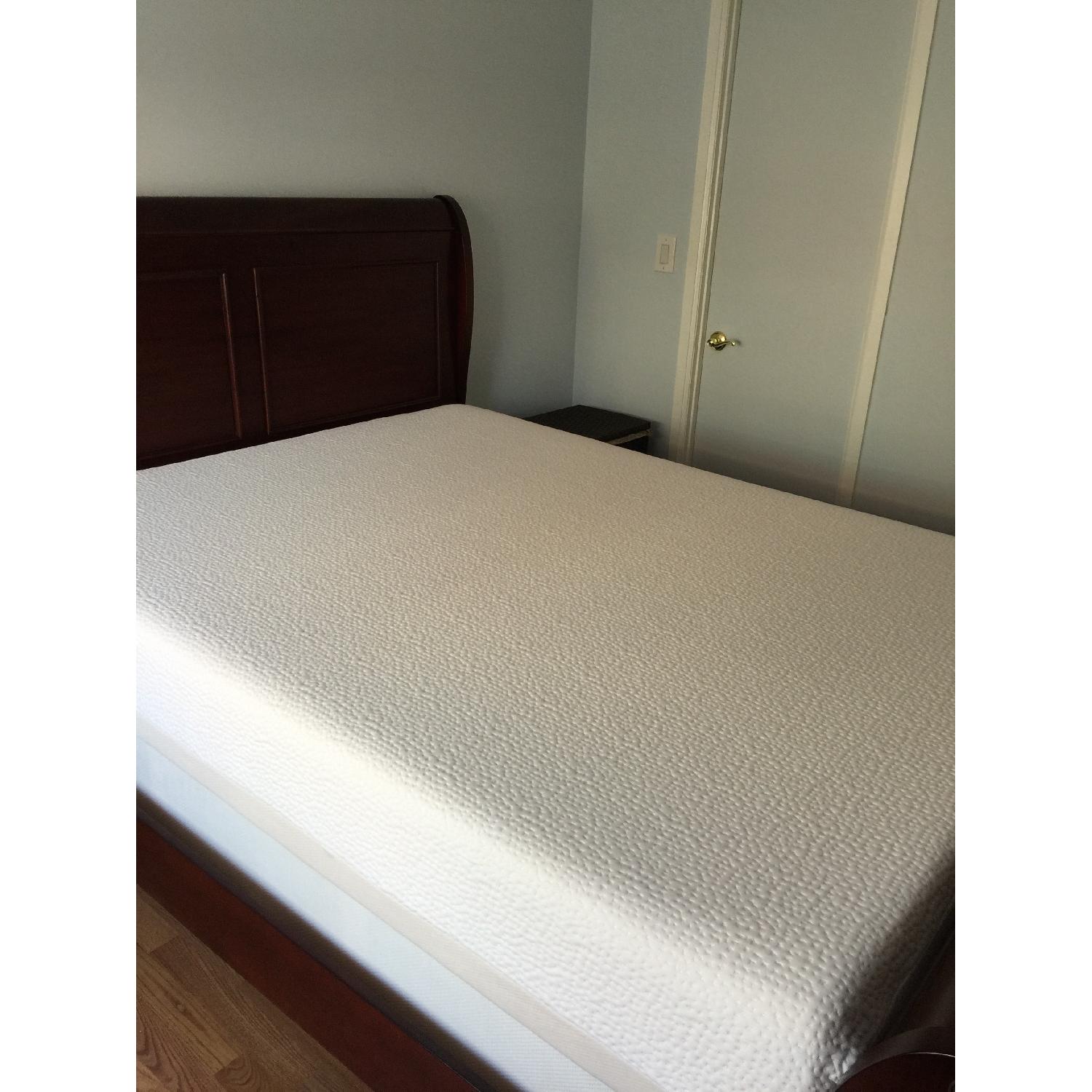 Bob's 6 Piece Queen Bedroom Set - image-6