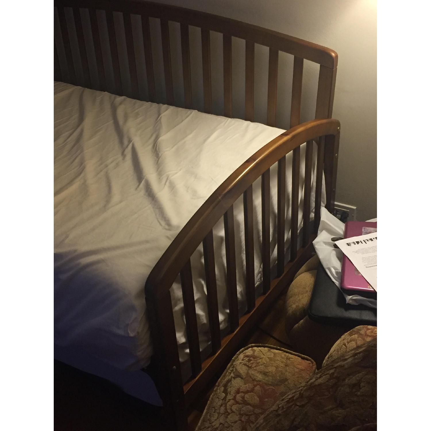 Sleepy's Day Bed w /Trundle - image-5