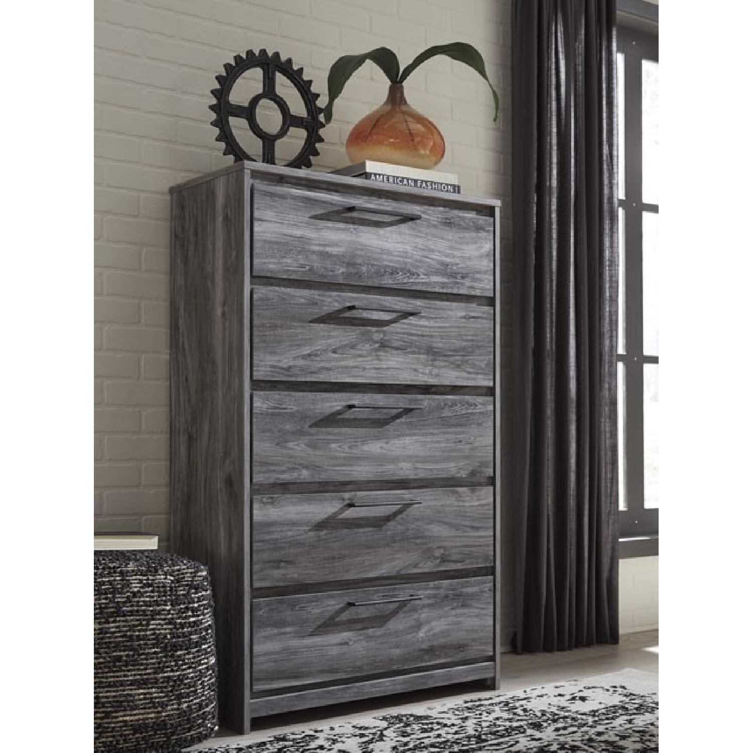 Ashley's Baystorm Chest - image-1