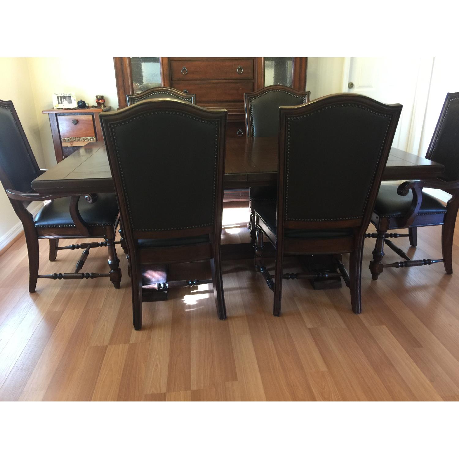 Extendable Dining Table w/ 6 Chairs - image-6