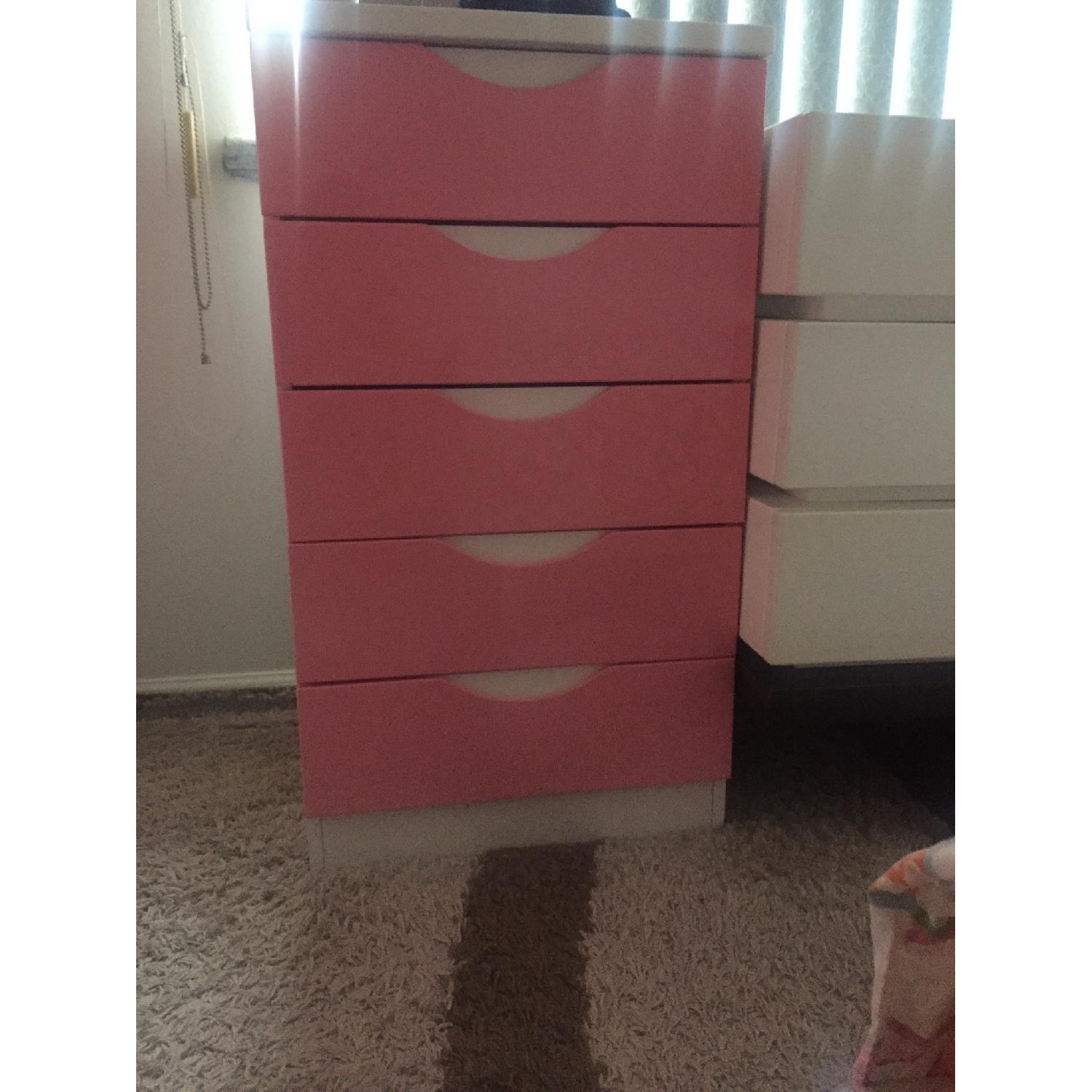 Modern European Girl's Pink & White 4 Piece Bedroom Set - image-1