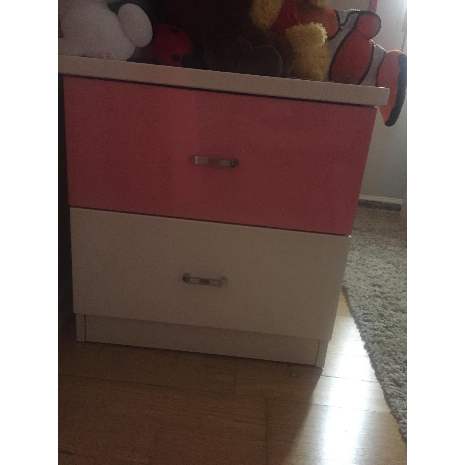 Modern European Girl's Pink & White 4 Piece Bedroom Set - image-3