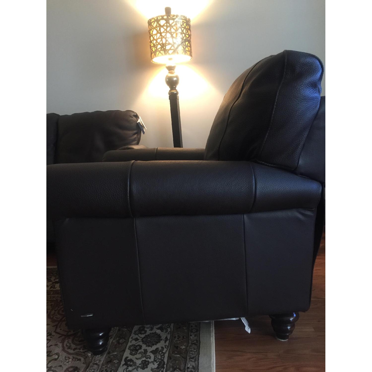 Natuzzi Leather 3 Seater Sofa + 2 Recliner Chairs - image-4