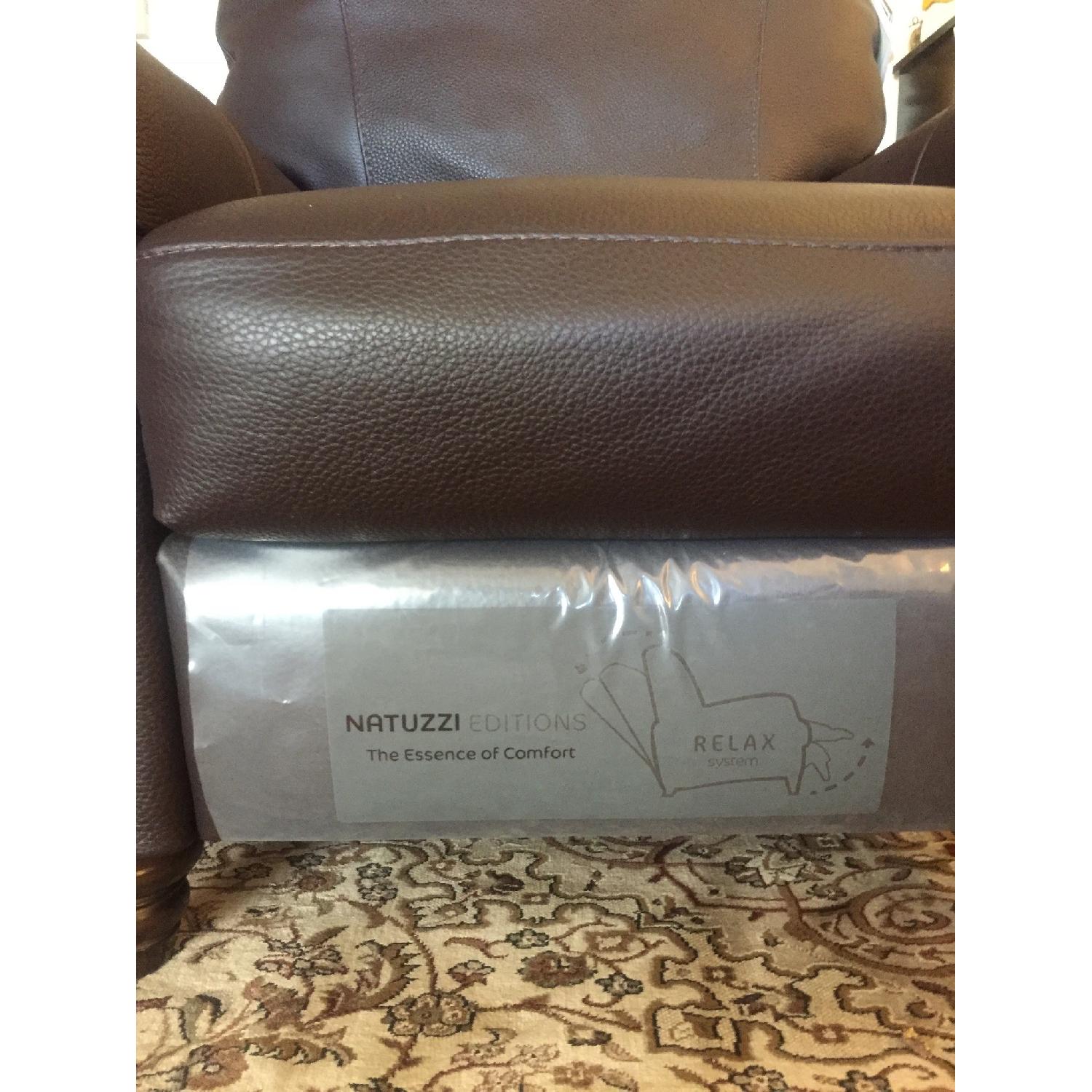 Natuzzi Leather 3 Seater Sofa + 2 Recliner Chairs - image-5