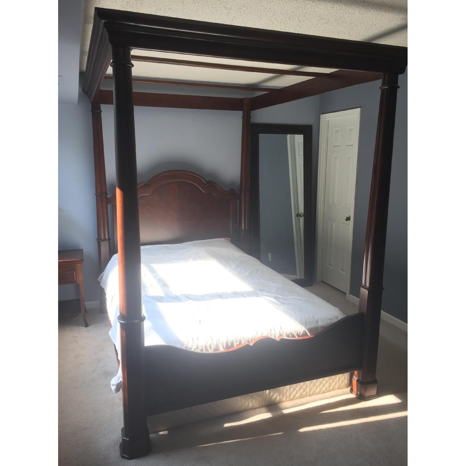 Bassett Louis-Philippe Queen Canopy Bed - image-2