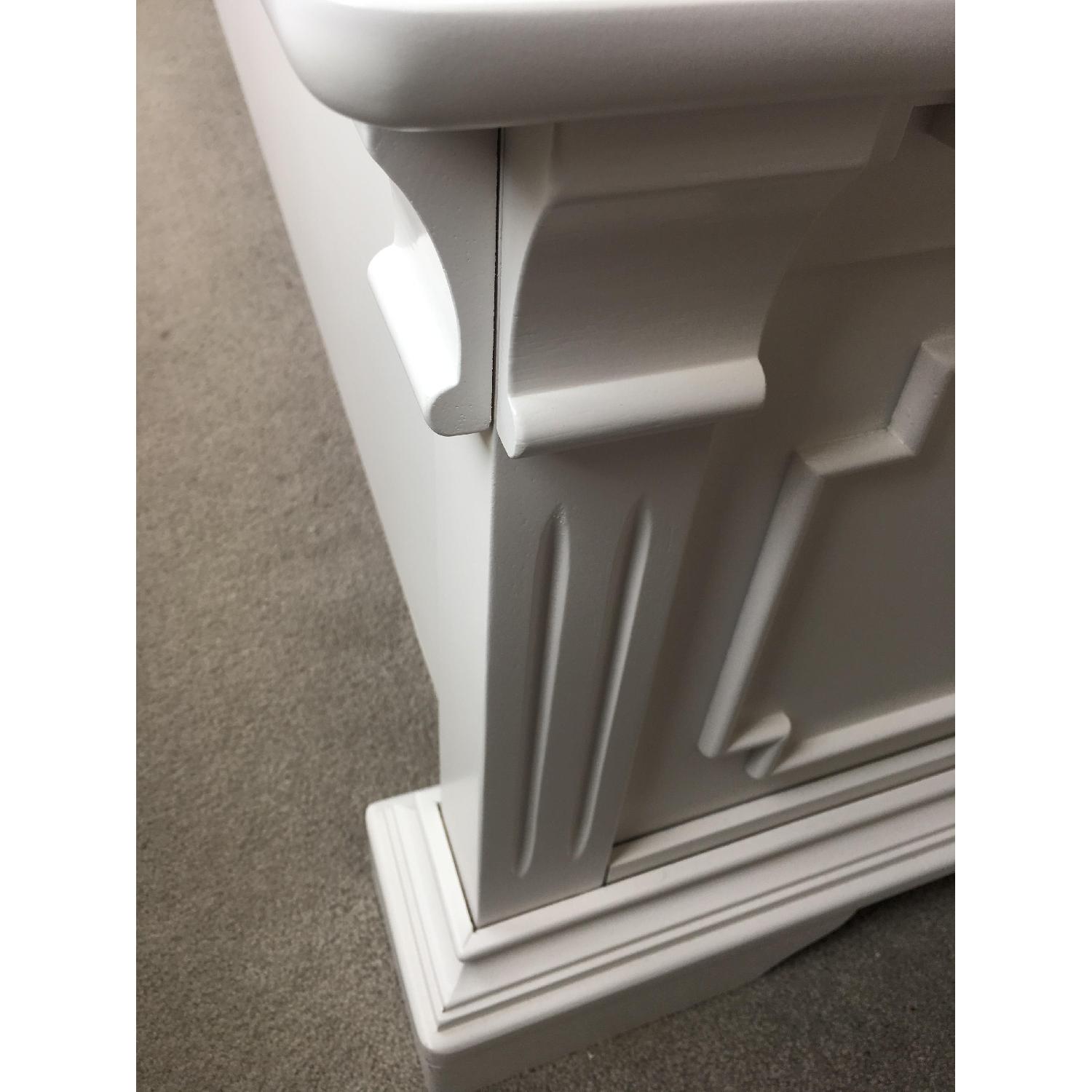 Raymour & Flanigan Angelina 4 Piece King Size Bedroom Set - image-4