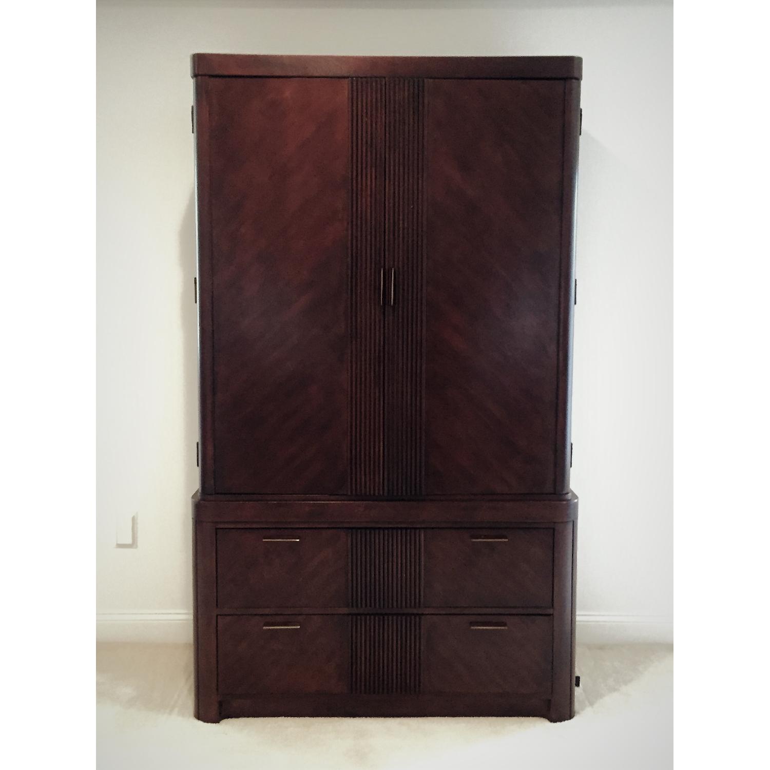 Ashley King Size 7 Piece Bedroom Set - image-11