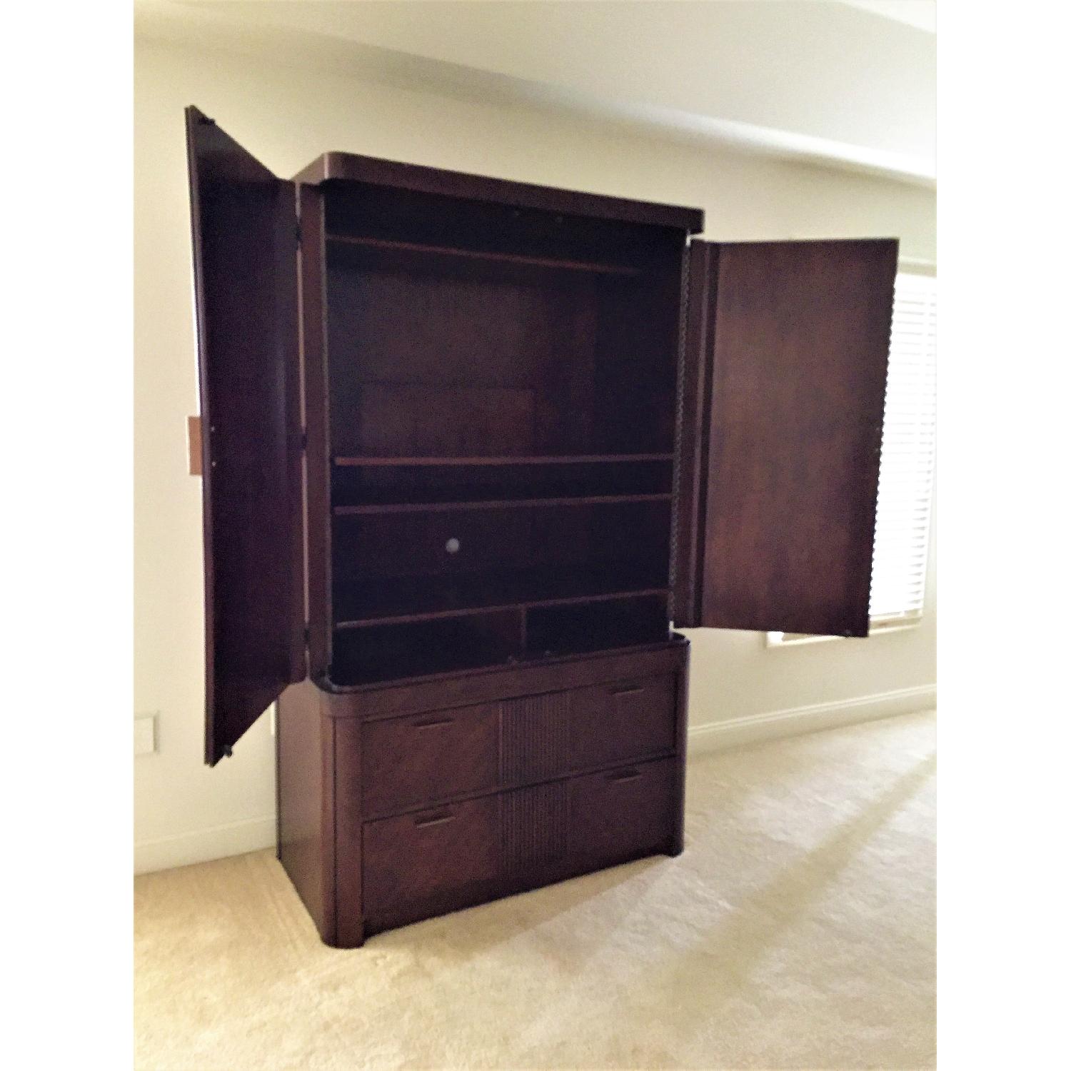 Ashley King Size 7 Piece Bedroom Set - image-14