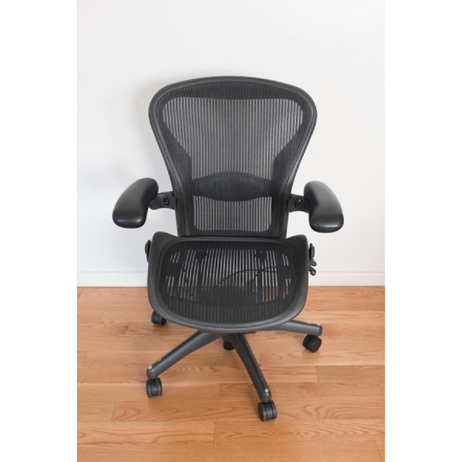Herman Miller Aeron Office Chair Size B - image-2