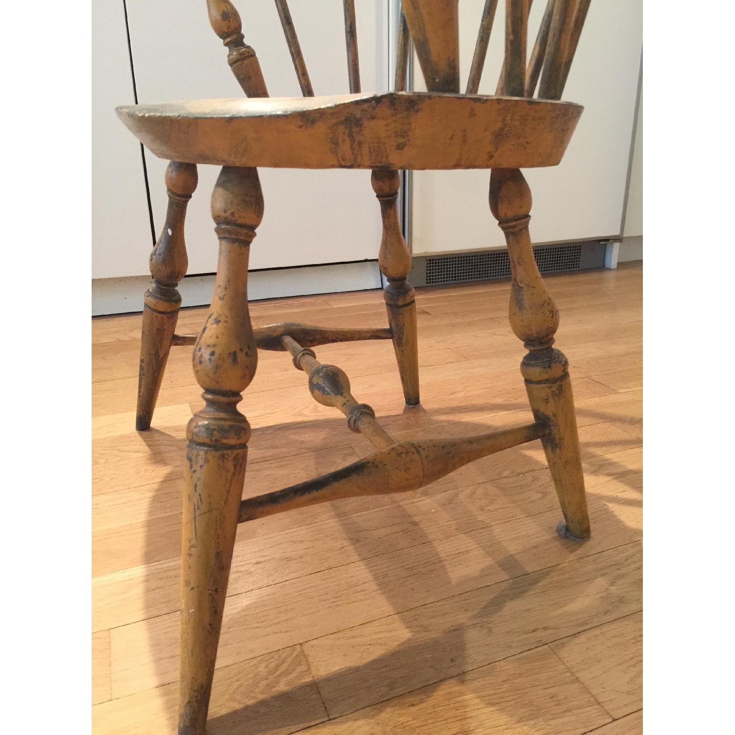 Antique Reproduction Windsor Back Dining Room Chairs - image-7