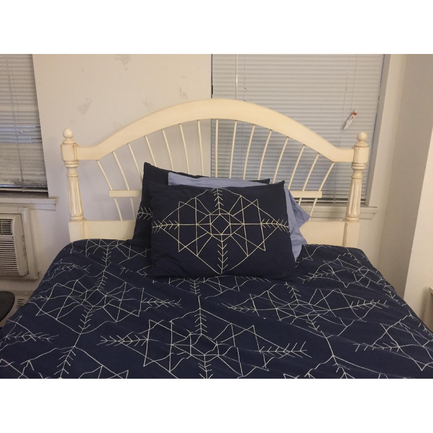 Ethan Allen Wheatback Solid Wood Bed Frame - image-3