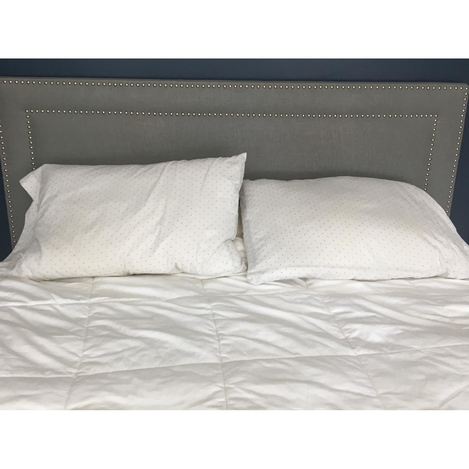 Skyline Furniture Nail Button Border Linen Queen Size Headboard - image-1