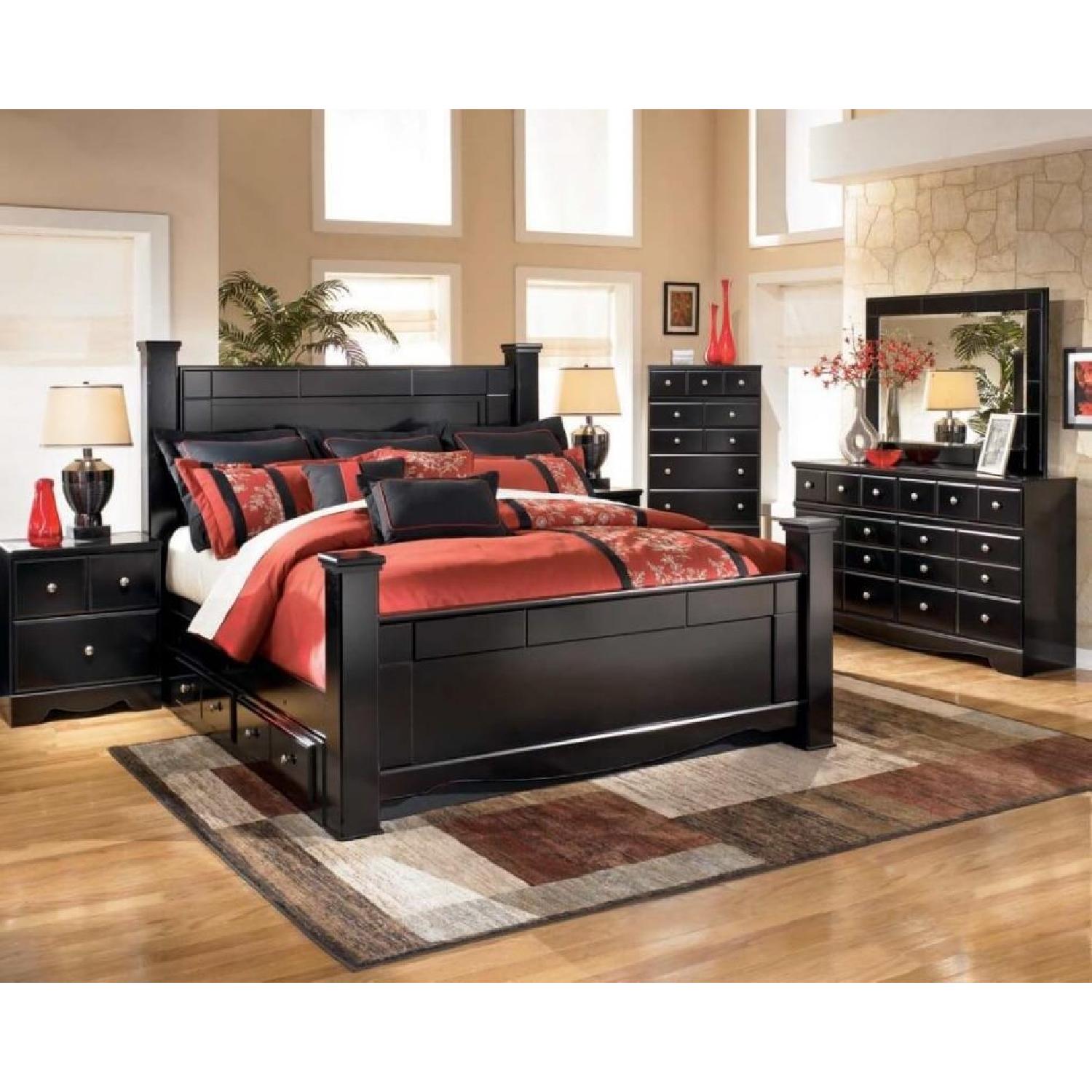Ashley's Shay Poster Storage Bedroom Set - image-1