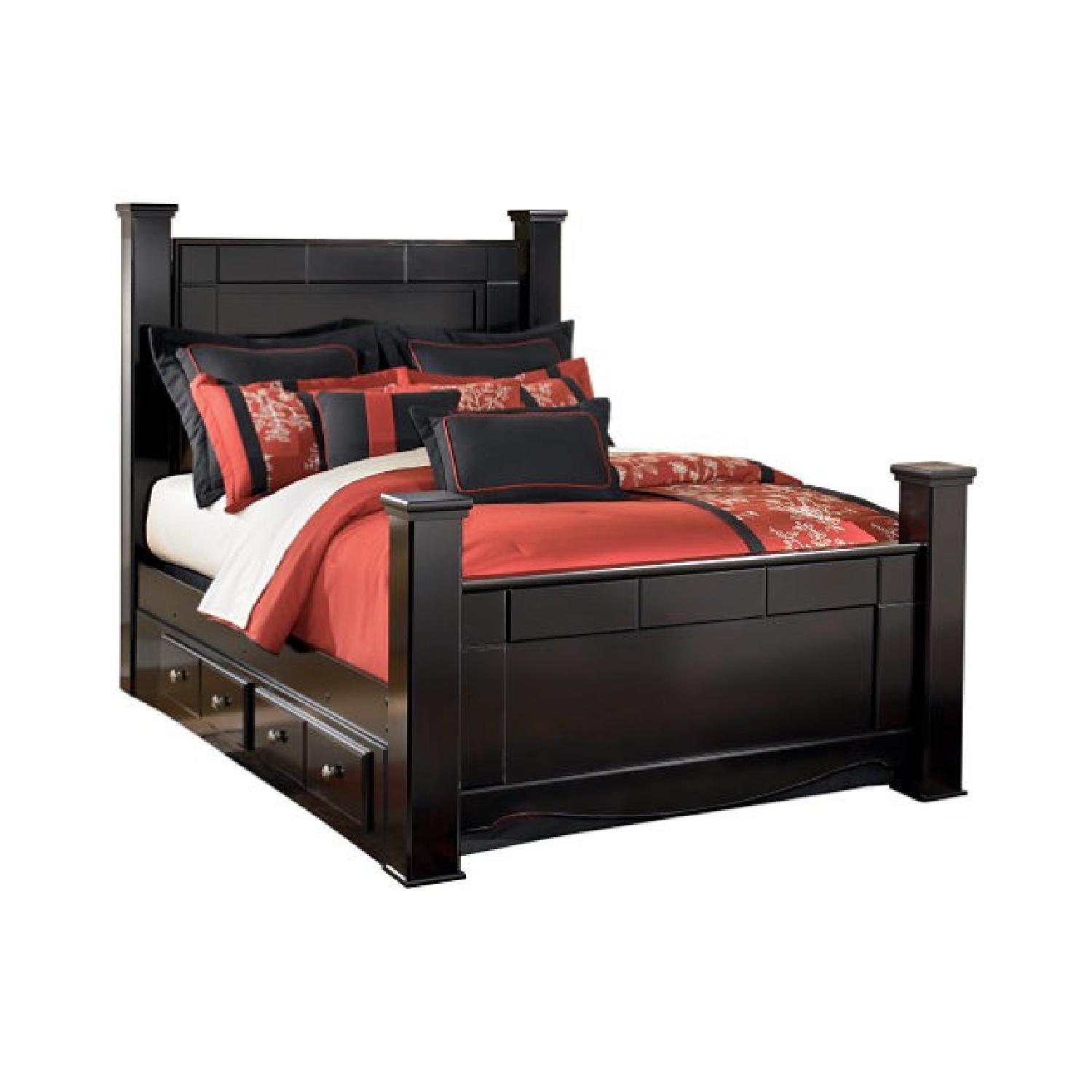 Ashley's Shay Poster Storage Bedroom Set - image-0