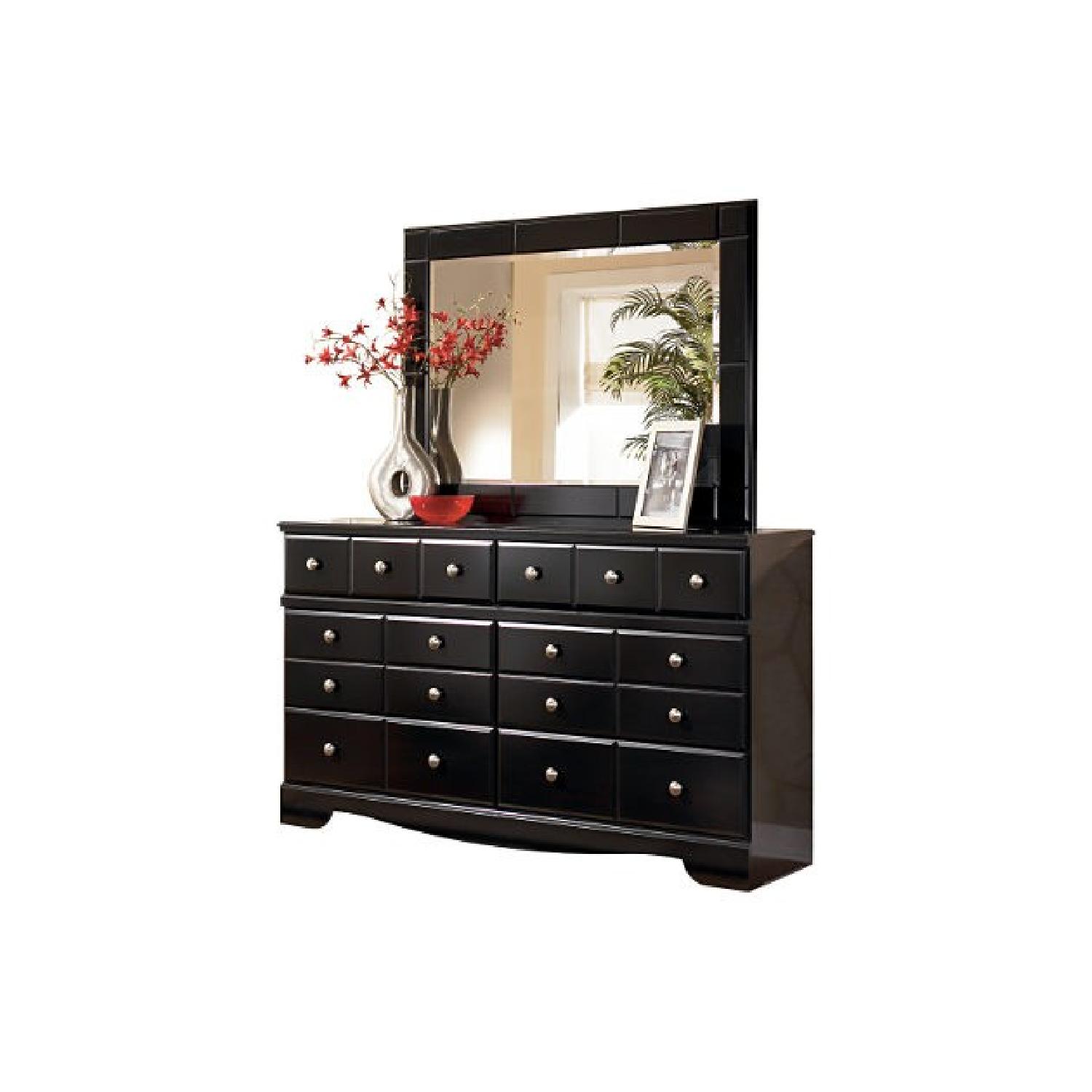 Ashley's Shay Poster Storage Bedroom Set - image-9