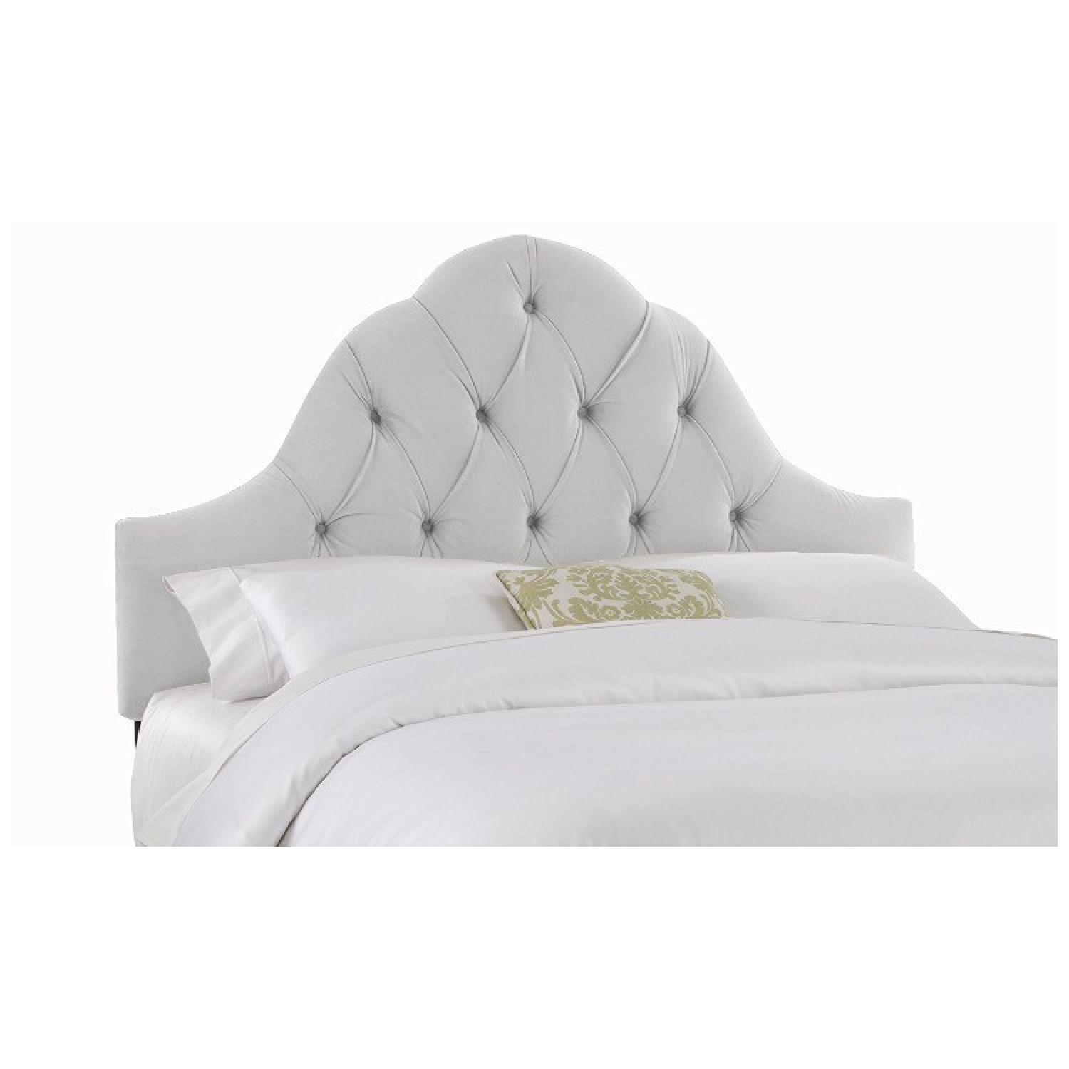 Skyline Furniture Light Grey Velvet Tufted Headboard - image-0