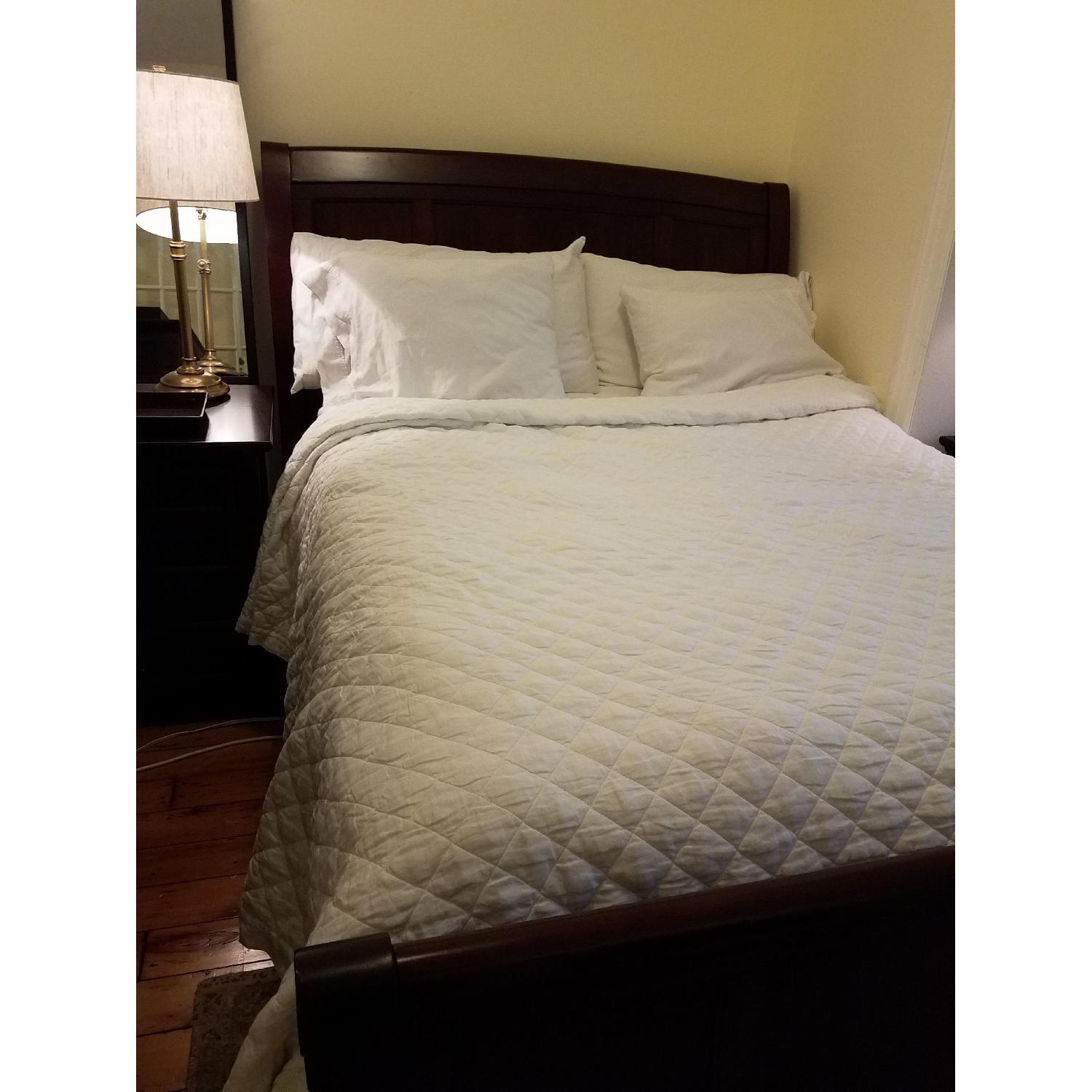 Raymour & Flanigan Queen Sleigh Bed - image-3