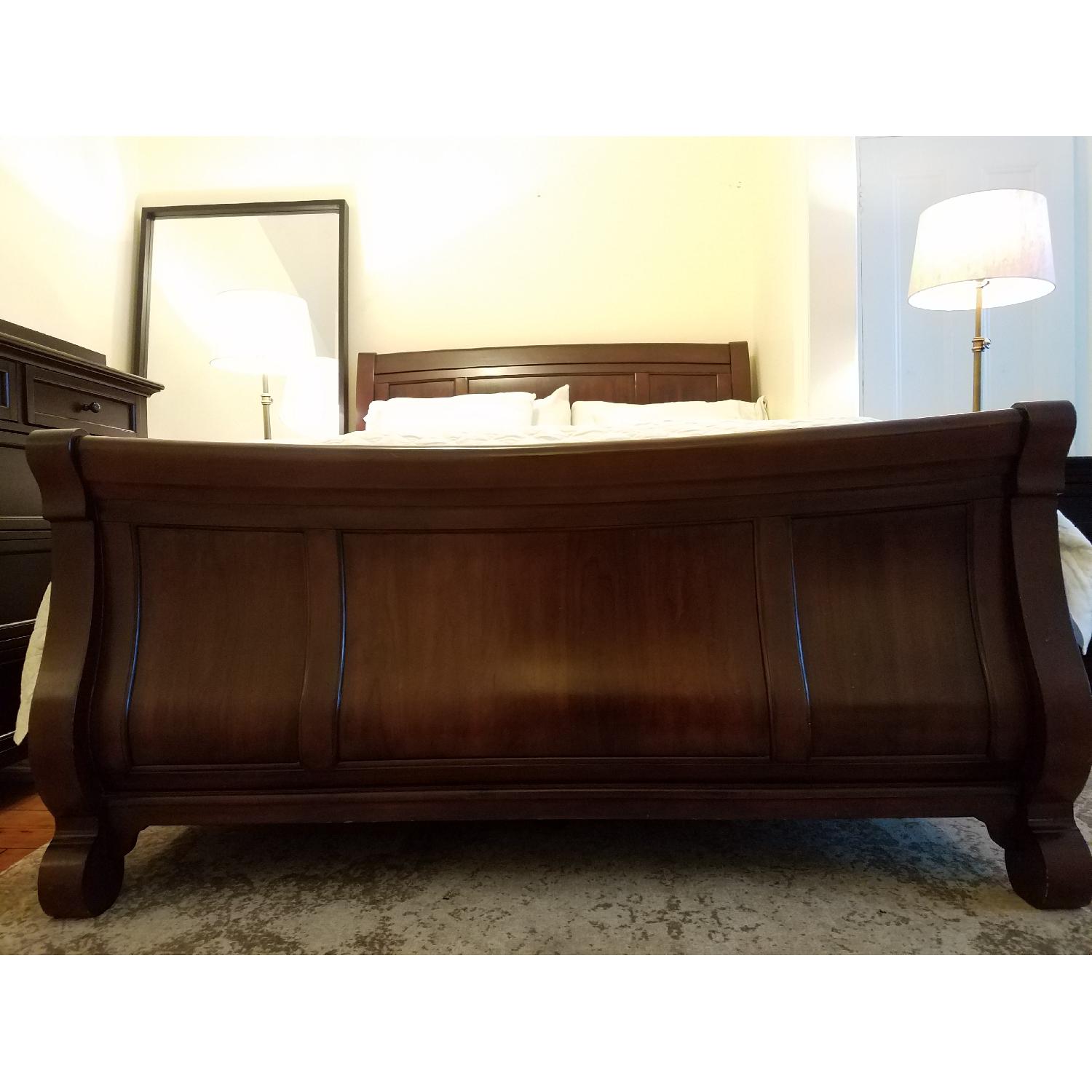 Raymour & Flanigan Queen Sleigh Bed - image-5
