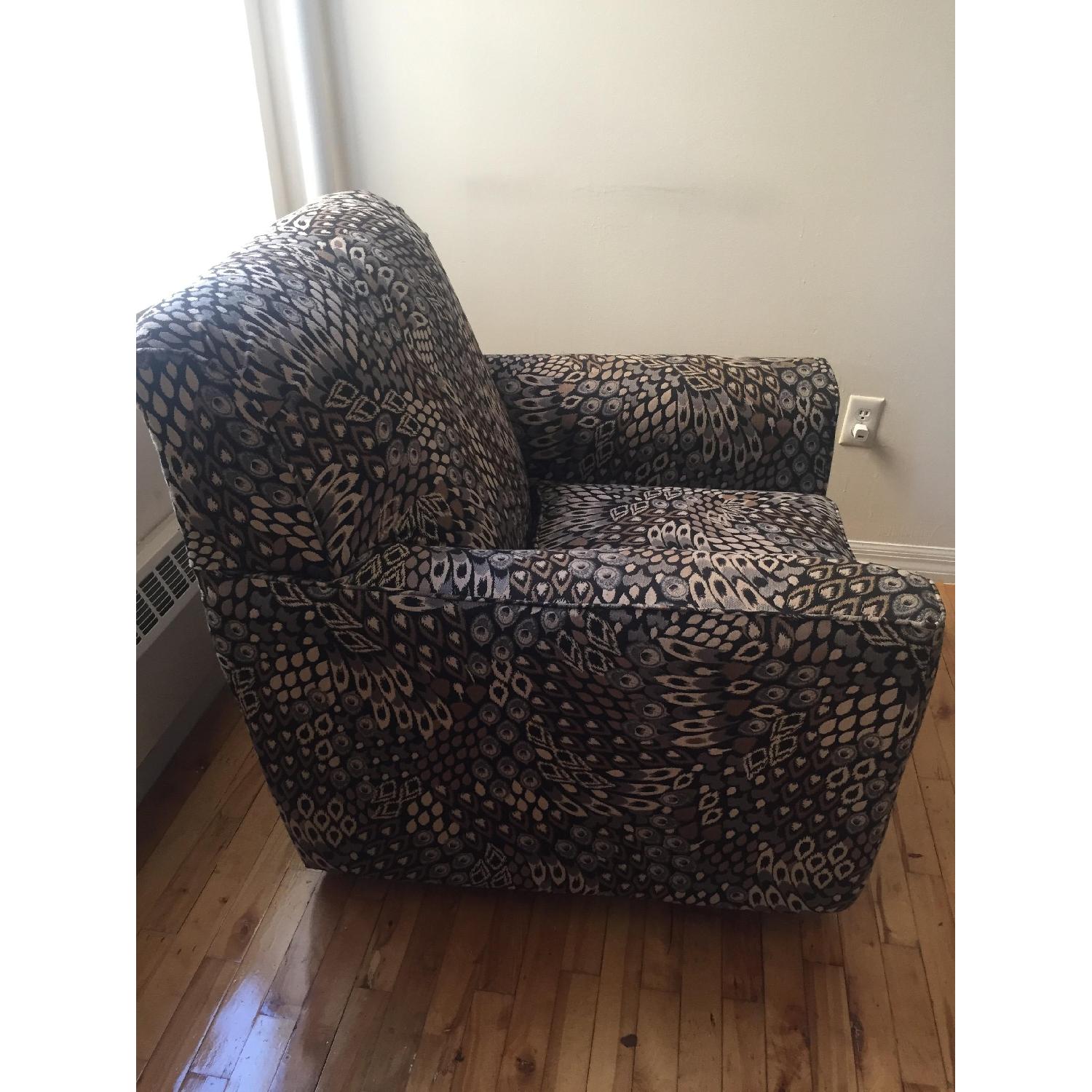 Ashley's Swivel Armchair - image-3
