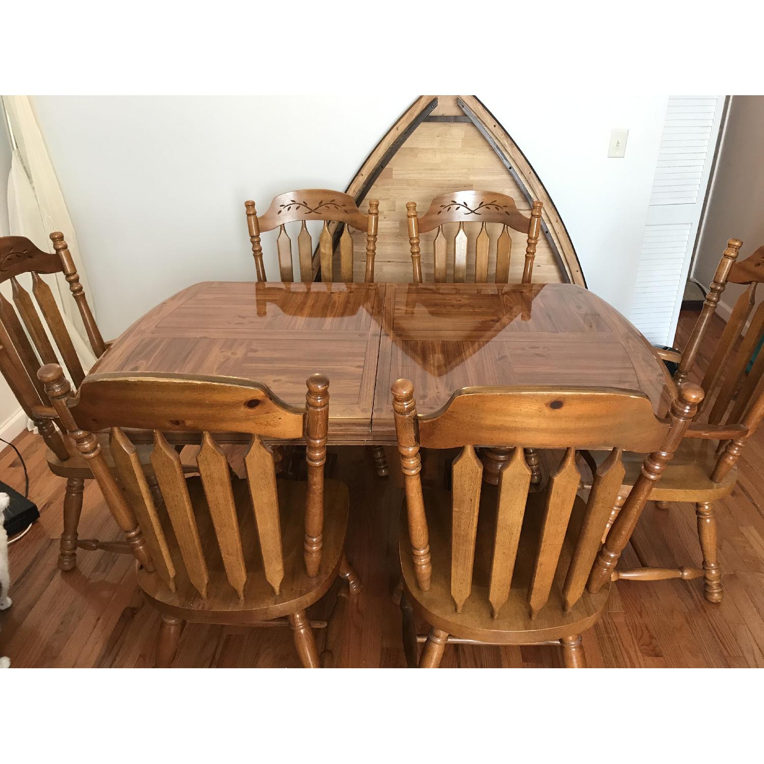 Cherry Wood Dining Room Table w/ 6 Chairs - image-4